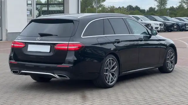 Mercedes-Benz E Class view 6
