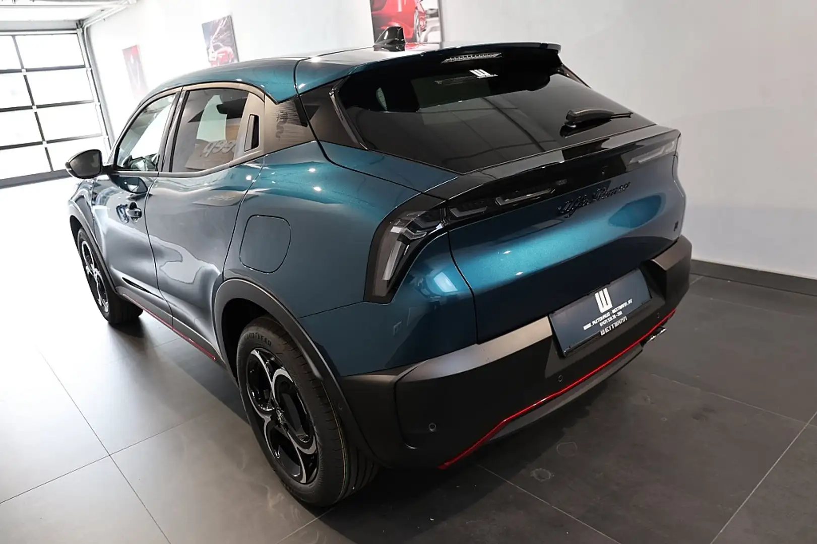 Alfa Romeo Junior Ibrida 1.2 e DCT6 Mild-Hybrid Speciale Azul - 2