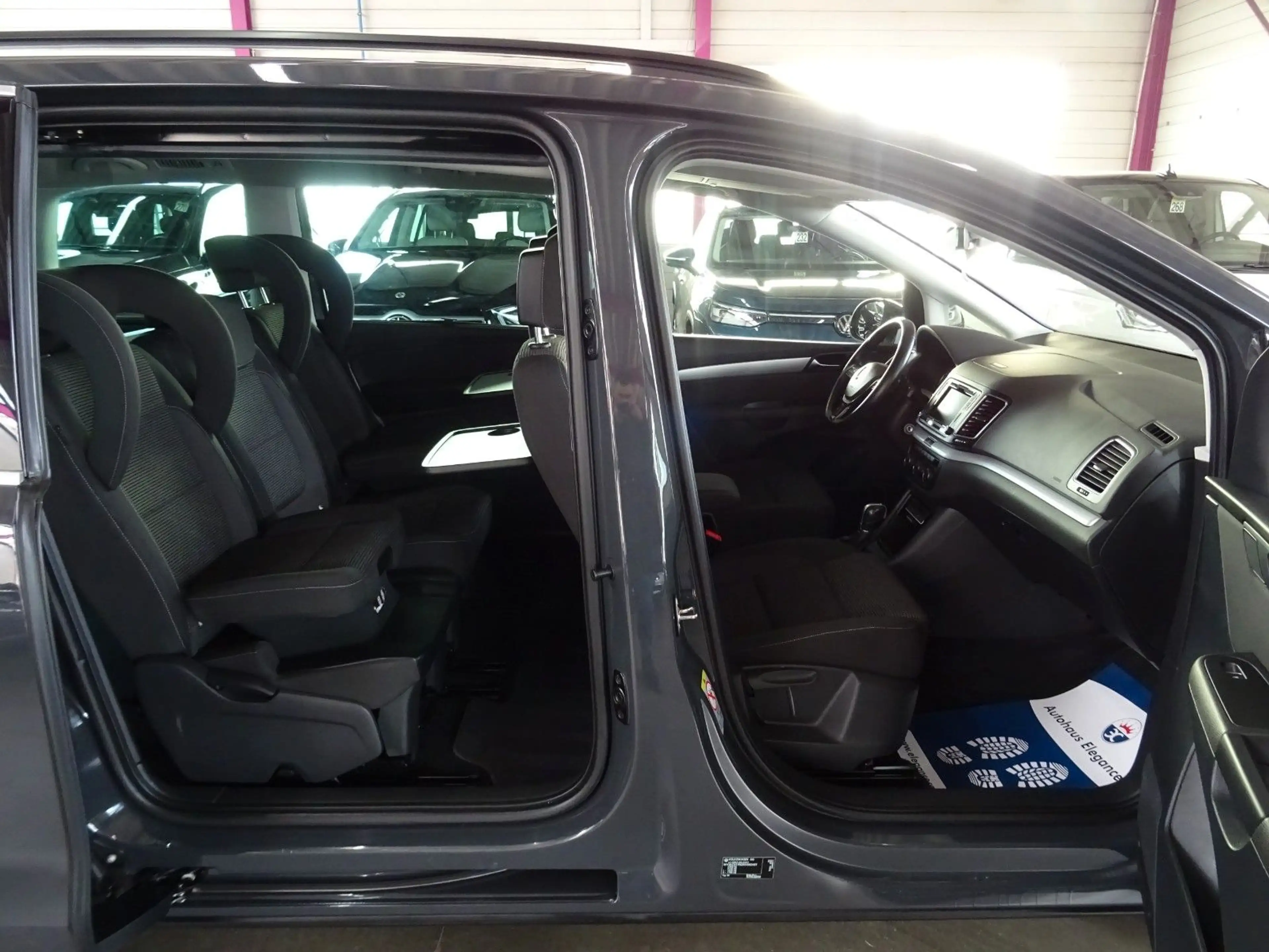 Volkswagen Sharan SHARAN 1.4 TSI CL.*AHK*ACC*2xKi.Si*CAM*TWA*LED* — photo 11