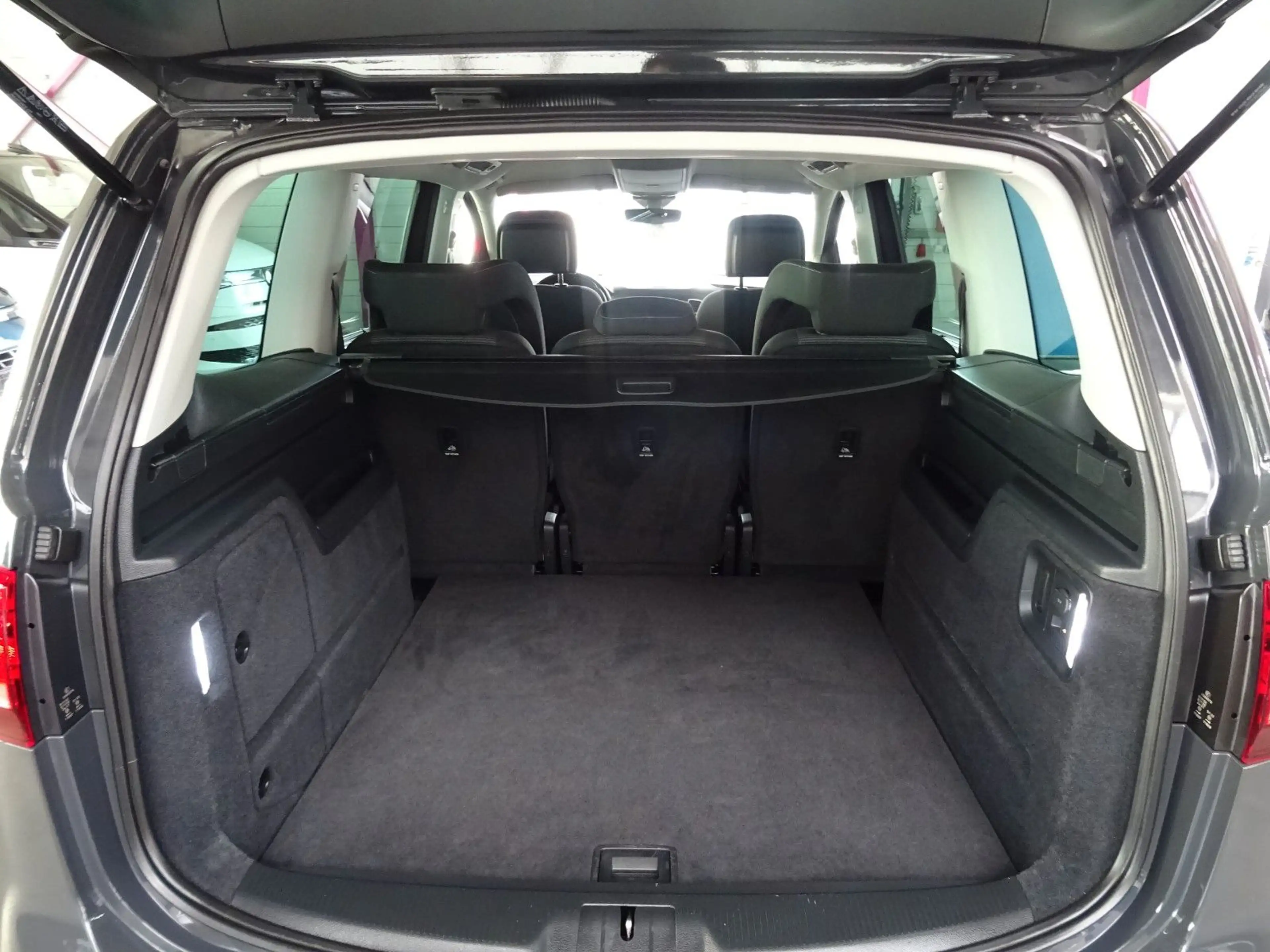 Volkswagen Sharan SHARAN 1.4 TSI CL.*AHK*ACC*2xKi.Si*CAM*TWA*LED* — photo 14