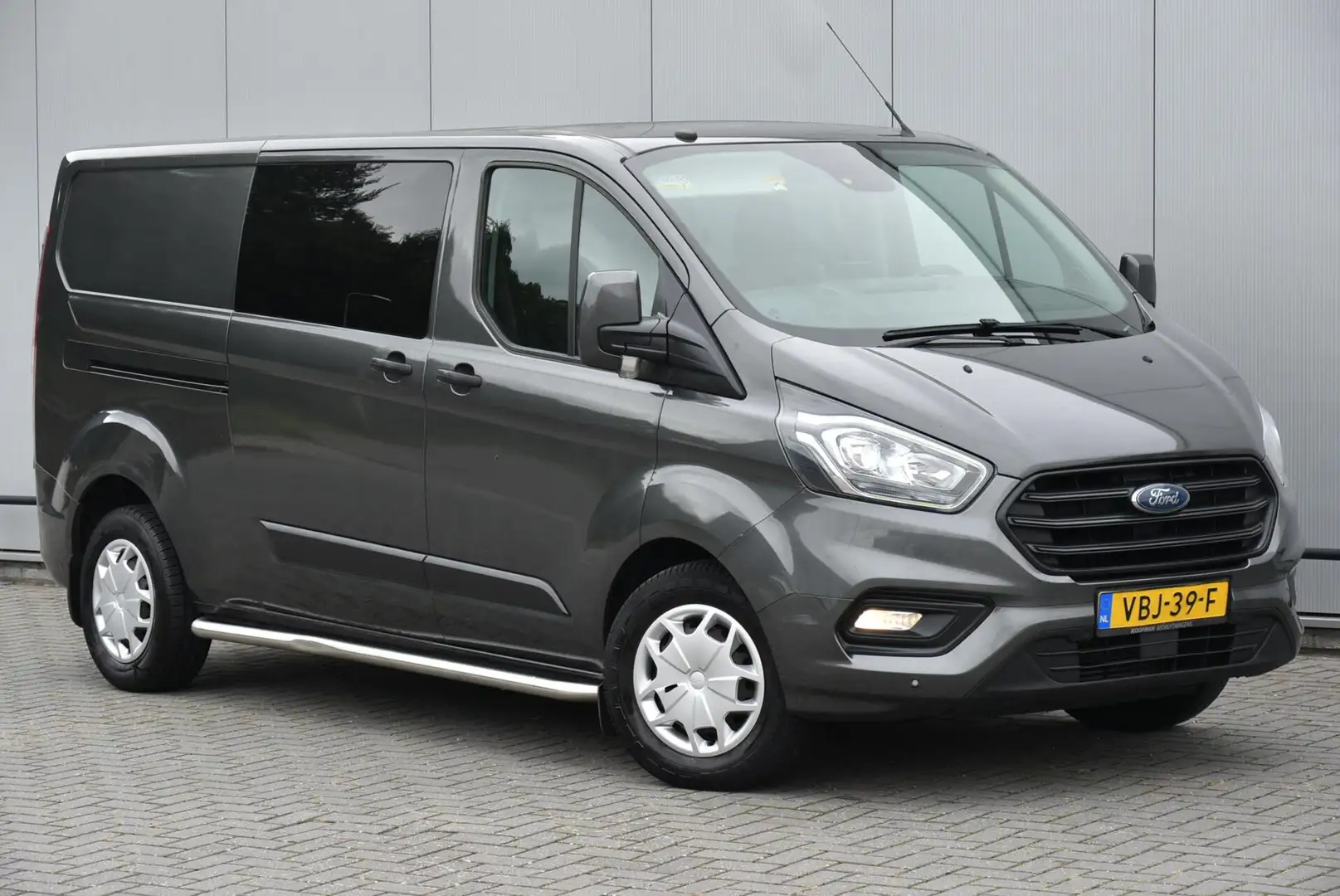 Ford Transit Custom 2.0 TDCI L2H1 Limited DC Aut 2x Schuifdeur Grau - 1