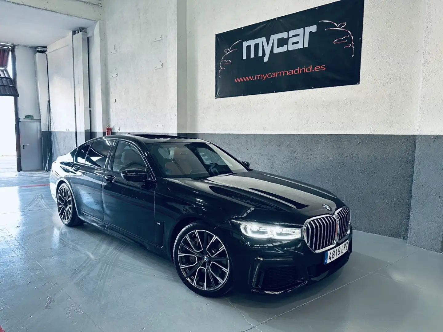 BMW 745 745e Bleu - 1