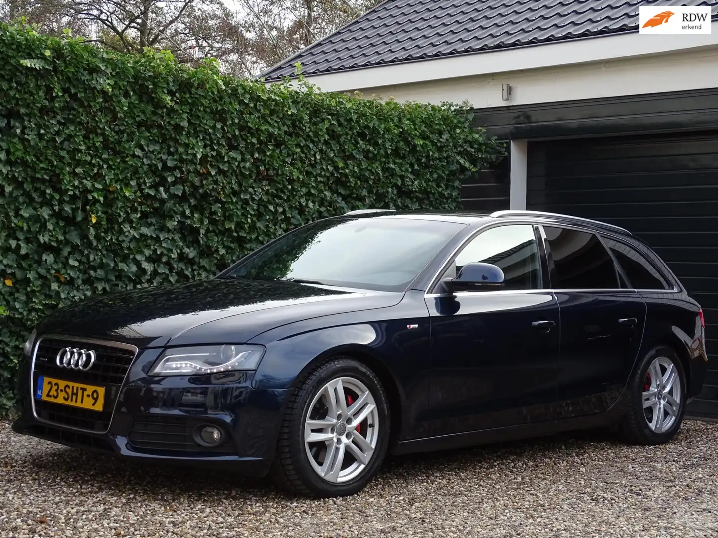 Audi A4 Avant 3.2 FSI quattro | Motor revisie bij 228.000k Bleu - 1