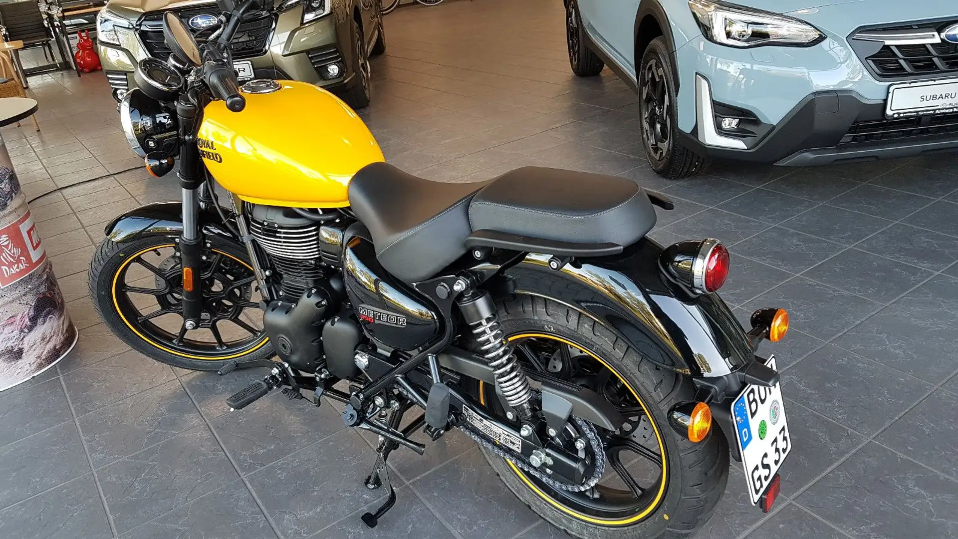 Royal Enfield Meteor Giallo - 1