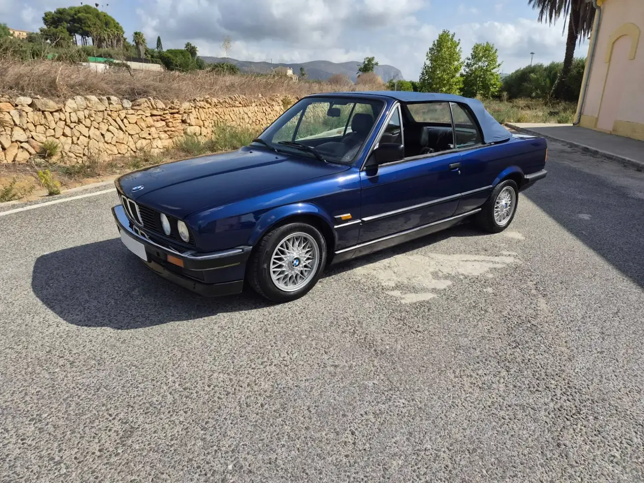 BMW 320i, foto 2