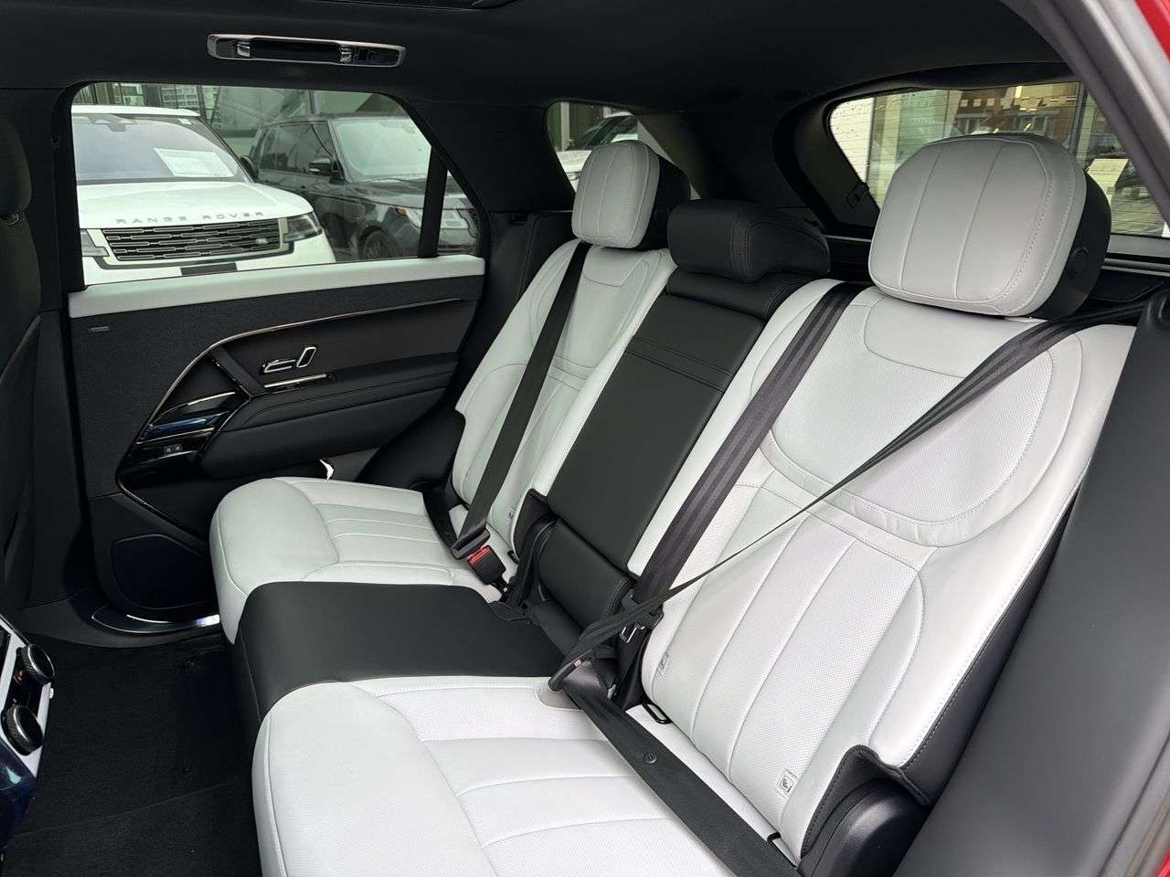 2026 Land Rover Range Rover Sport P400 Dynamic SE thumb 20