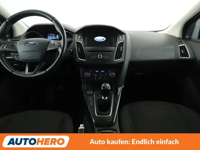 Ford Focus view 12