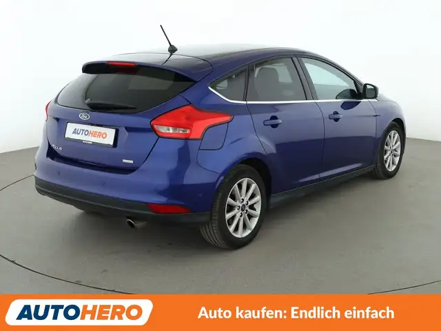 Ford Focus view 6
