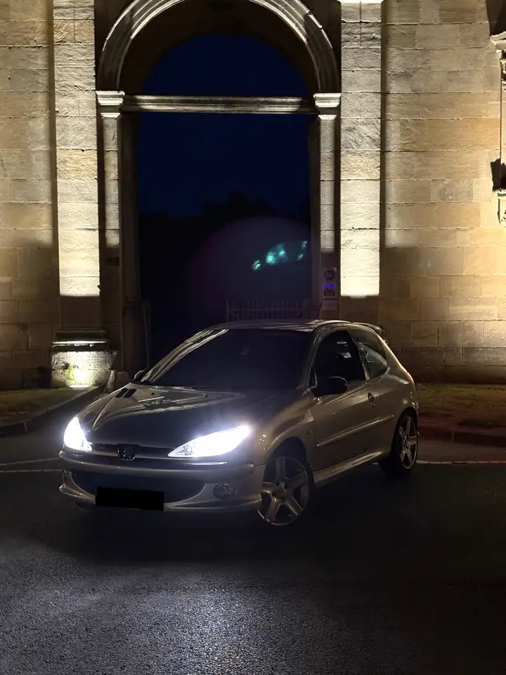 Peugeot 206