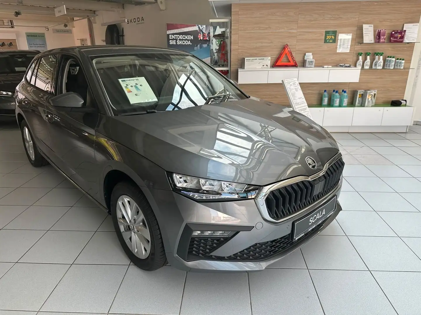 Skoda Scala Selection 1.0 TSI DSG NAVI, ACC, KAMERA Šedá - 1