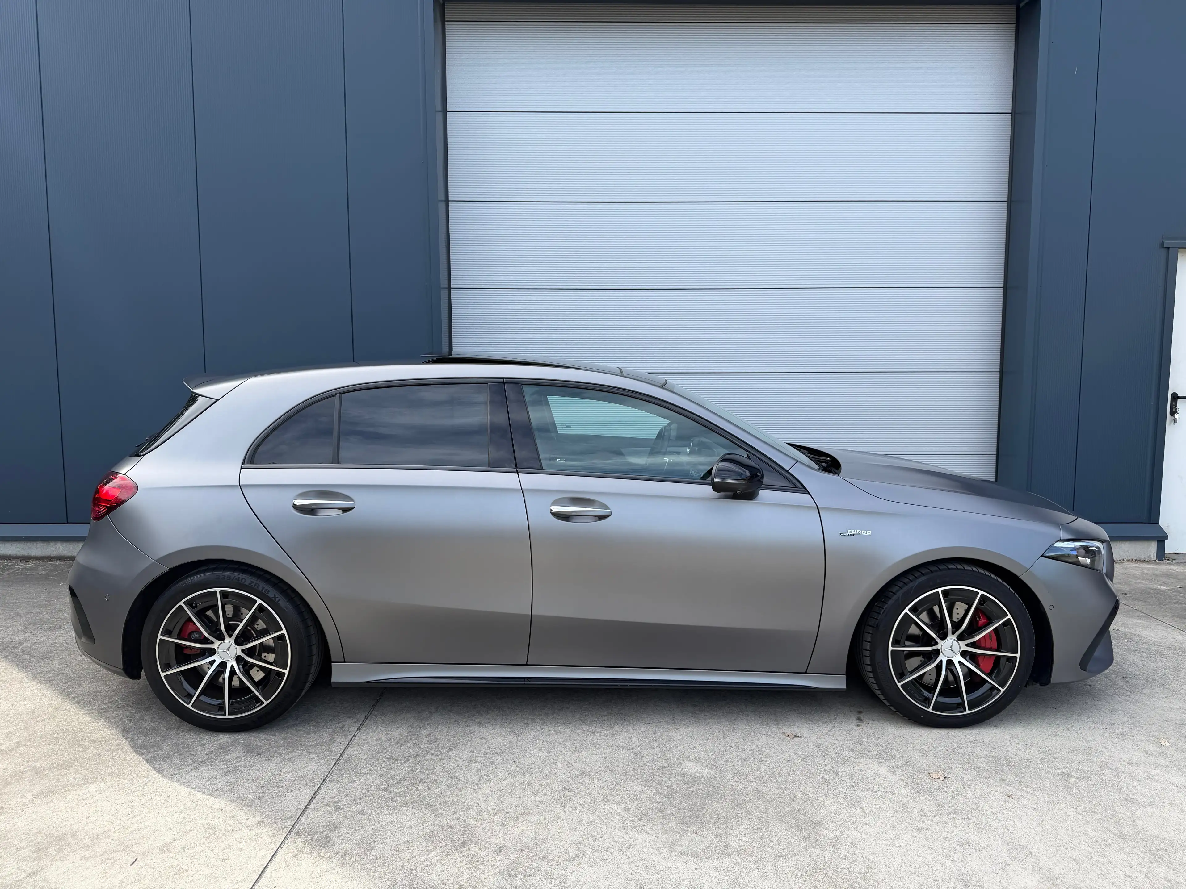 Mercedes-Benz A 35 AMG A 35 AMG 4-Matic (EU6AP) — photo 2