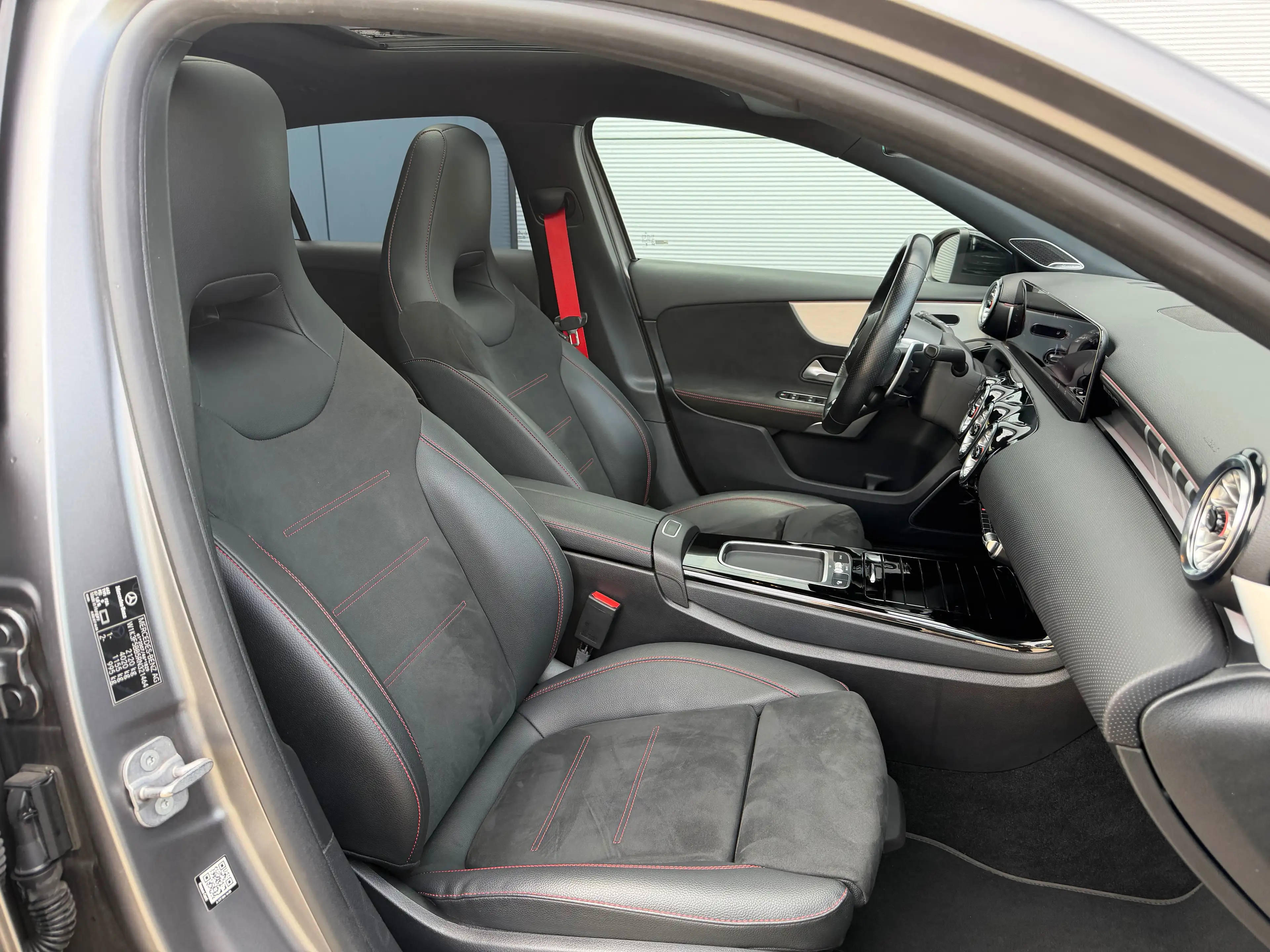 Mercedes-Benz A 35 AMG A 35 AMG 4-Matic (EU6AP) — photo 9