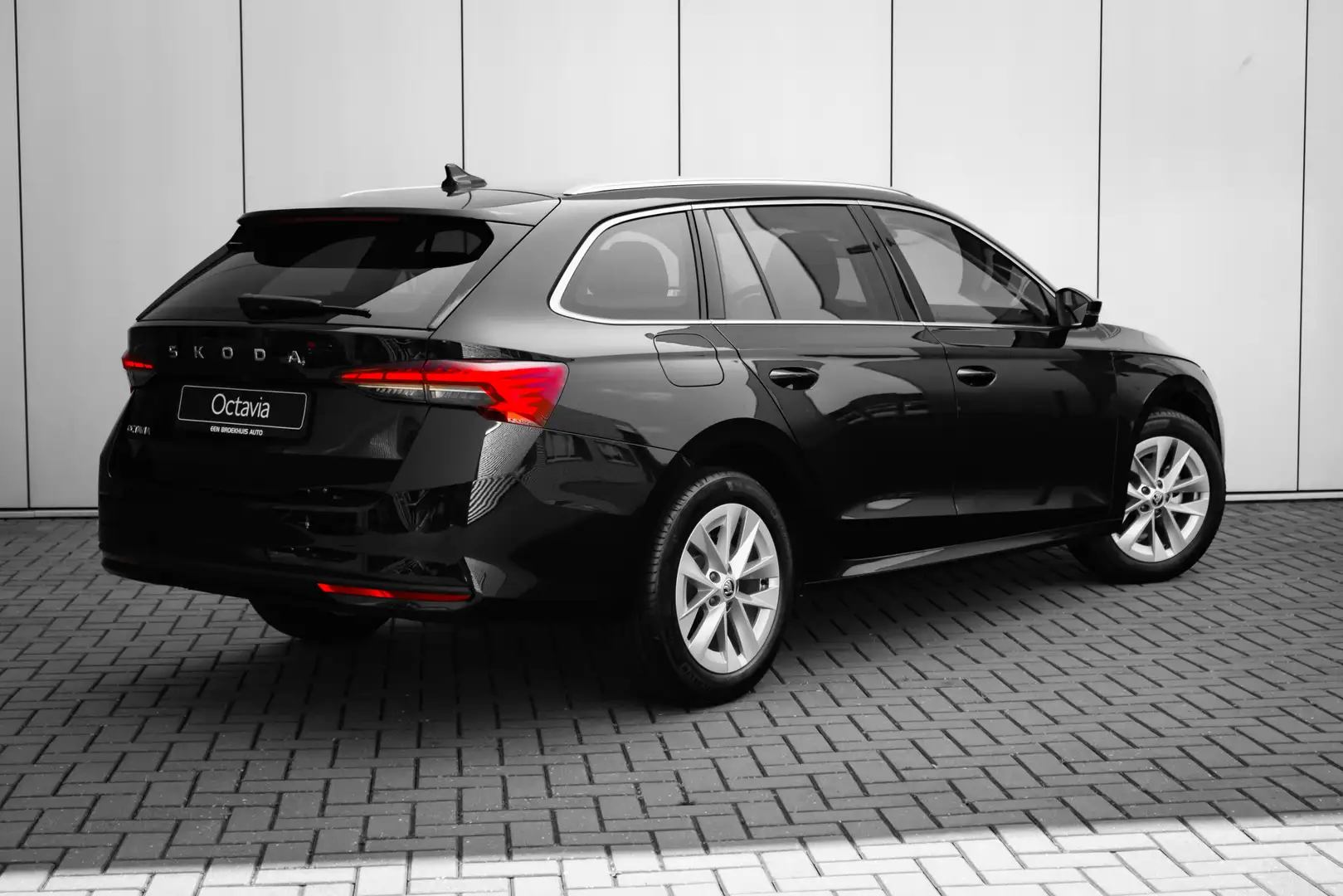 Skoda Octavia Combi Business Edition | Achteruitrijcamera | Chro Zwart - 2