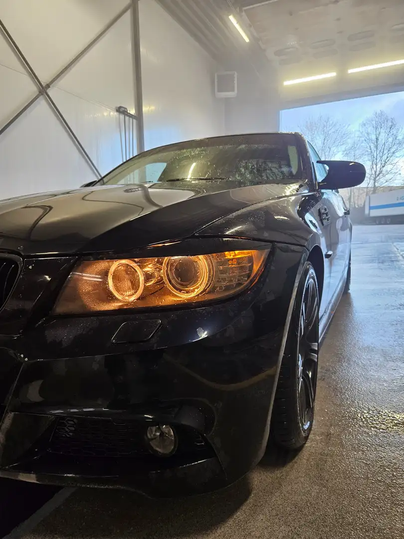 BMW 318 BMW 3 Series E90 | M-Sport Edition | Manual Noir - 1