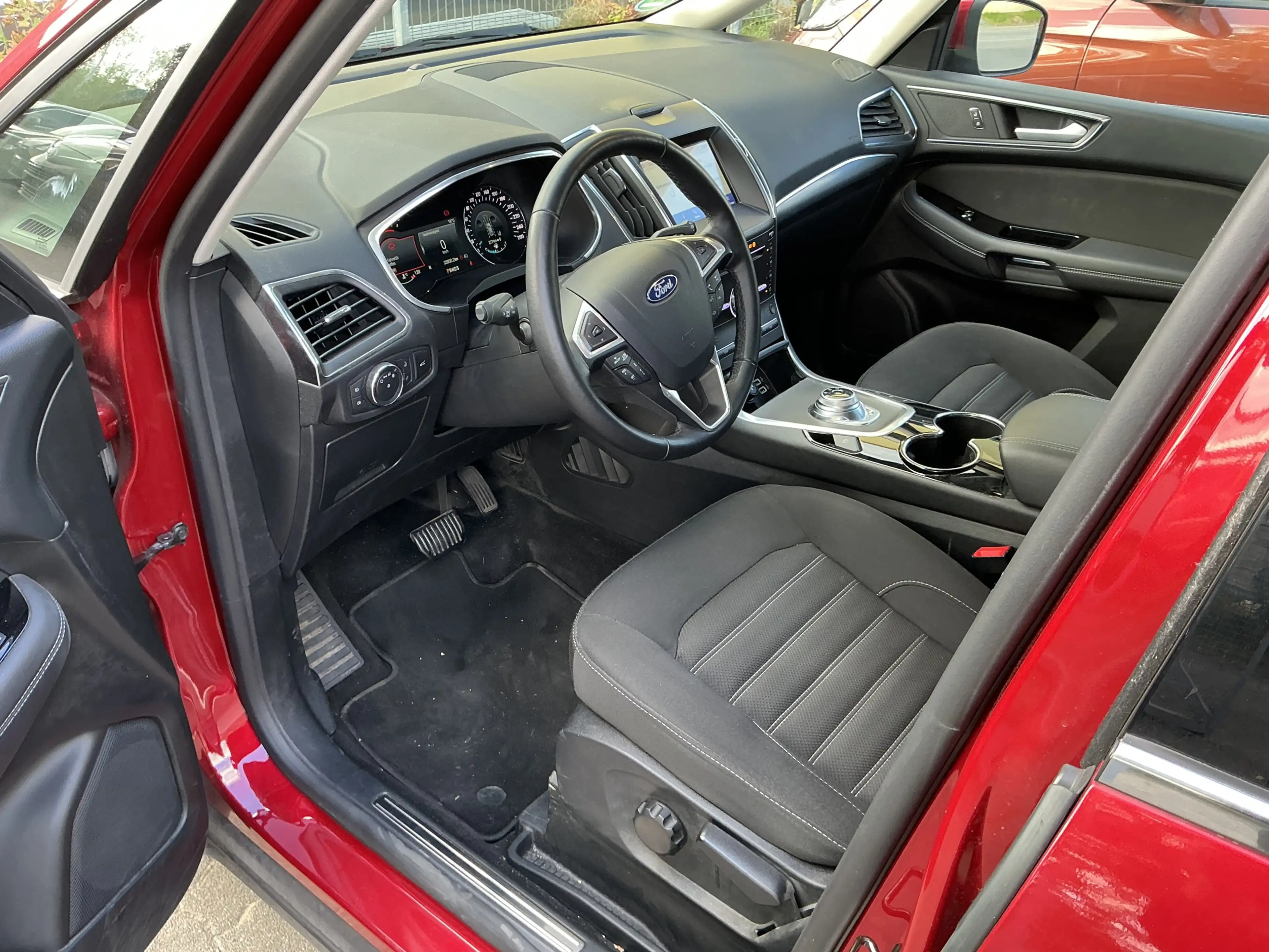Ford Galaxy Titanium 7-Sitzer R.Cam Navi ACC LED SHZ — photo 3