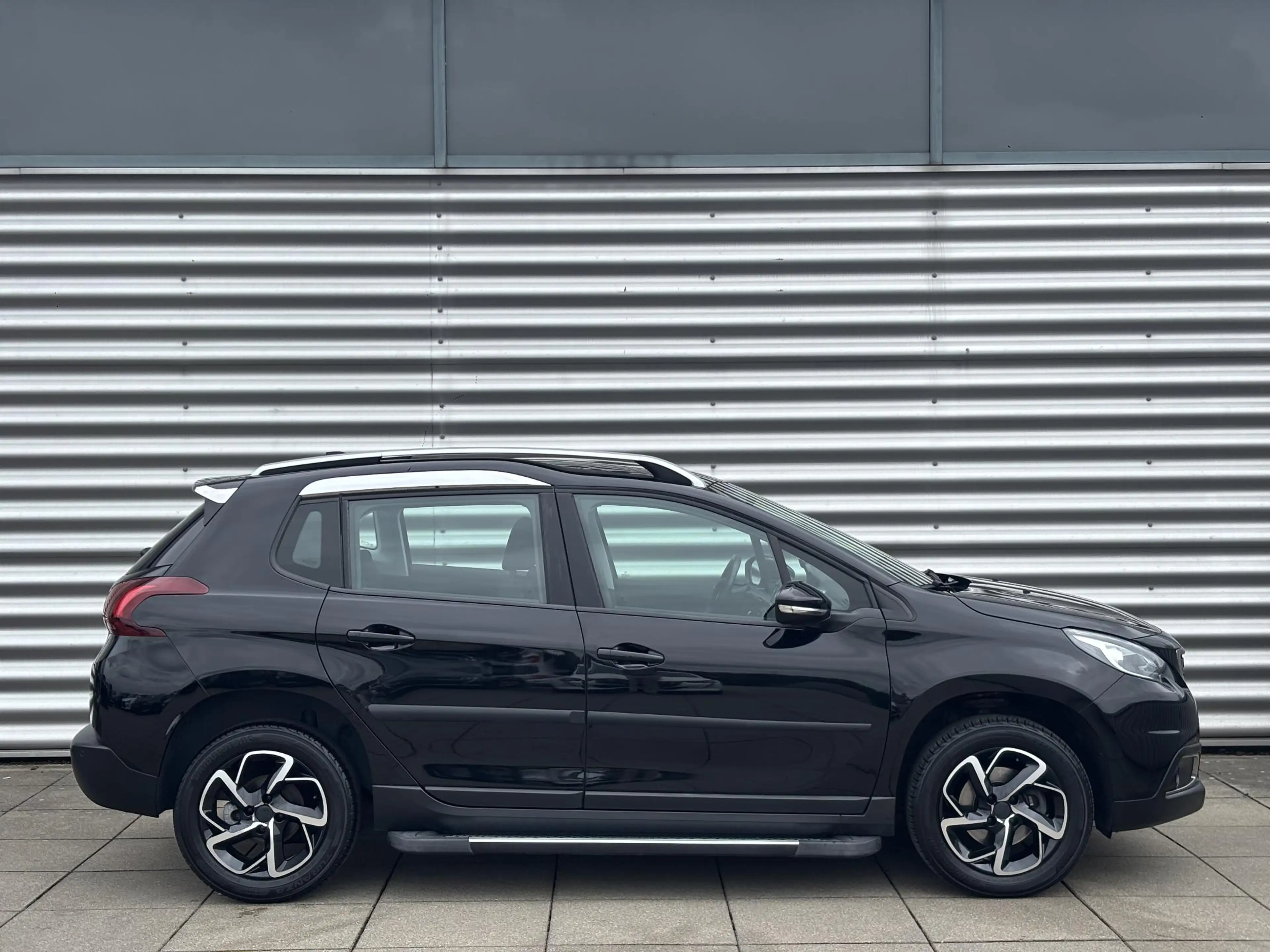 Peugeot 2008 1.2 110 pk Blue Lion | Handgeschakeld | Cruise Con — photo 4
