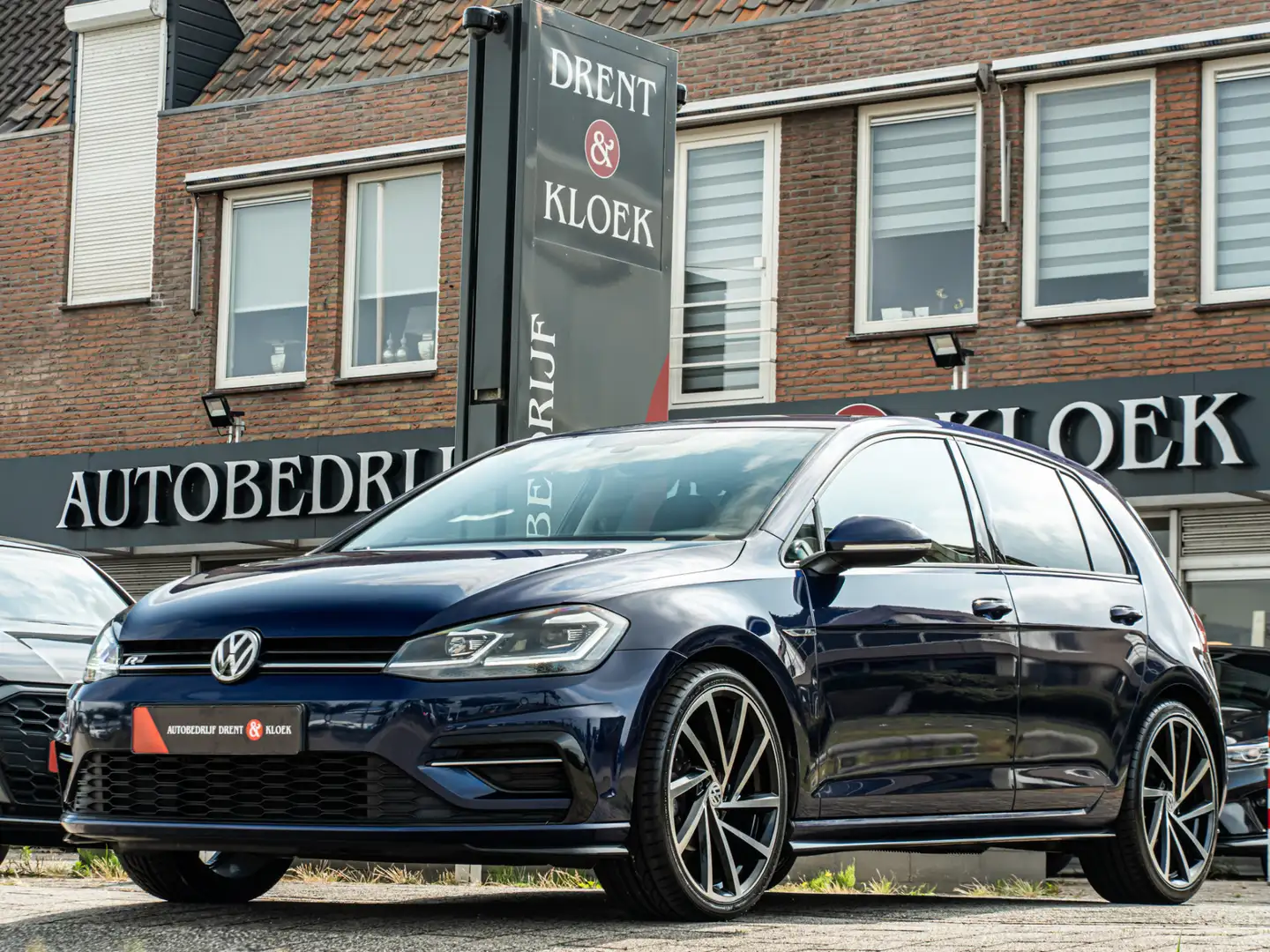 Volkswagen Golf 1.0 TSI Highline Business R-Line ORG NL CAMERA LED Blauw - 1