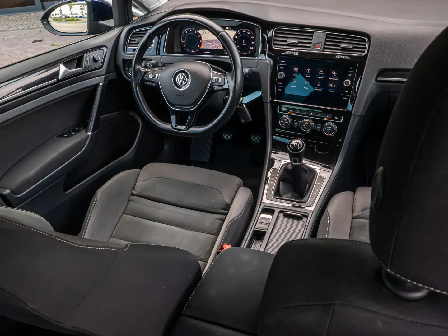 Volkswagen Golf 1.0 TSI Highline Business R-Line ORG NL CAMERA LED Blauw - 2