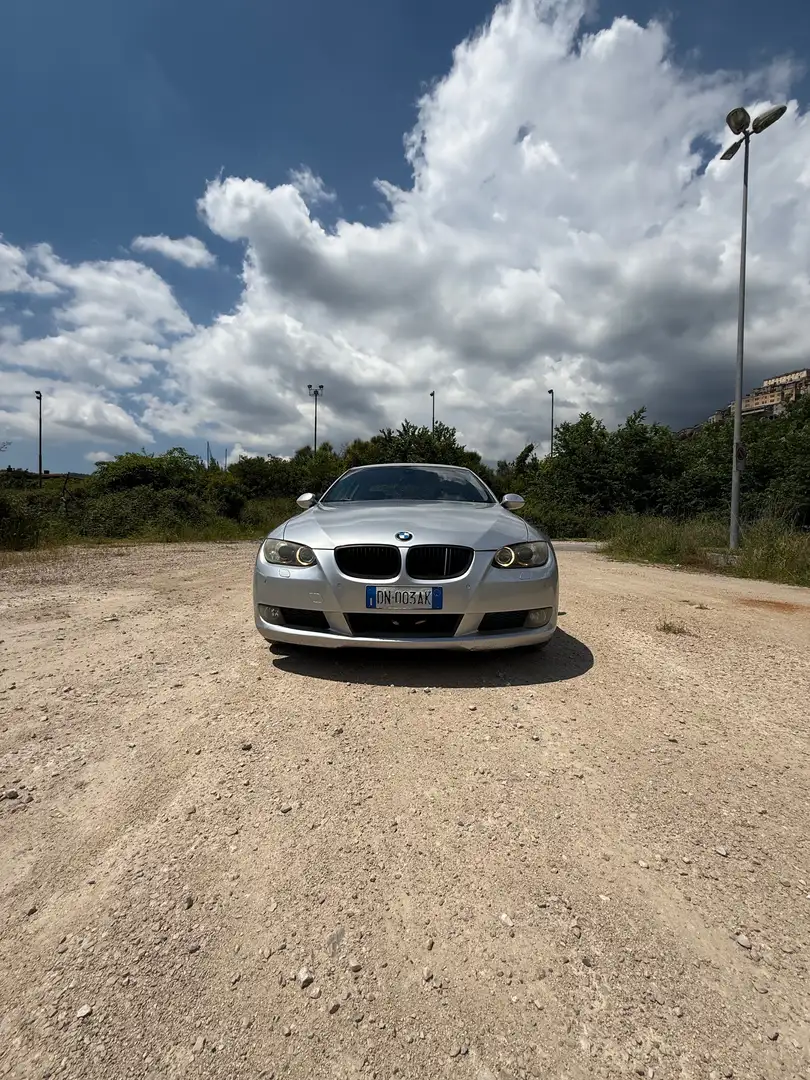 BMW 320 Serie 3 E92 Coupe 320d Coupe Eletta 177cv Argento - 2