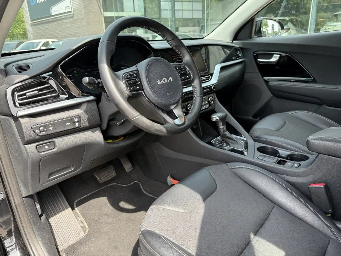 Kia Niro 1.6 GDi HEV DynamicLine | Navi | Camera | NL auto! Zwart - 2