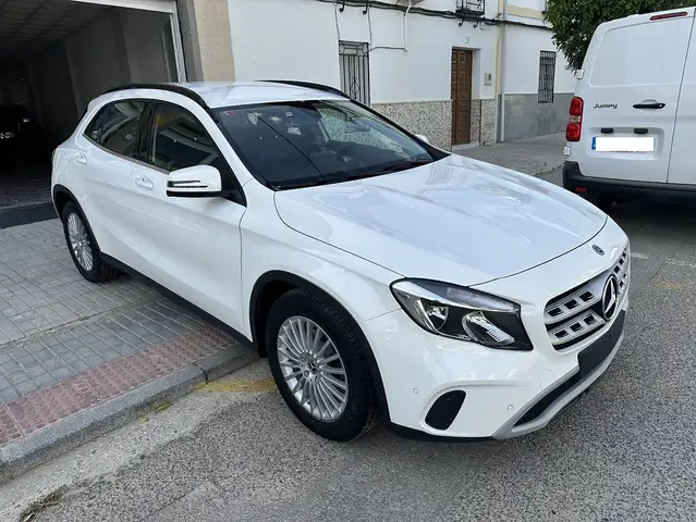Mercedes-Benz GLA 220 d