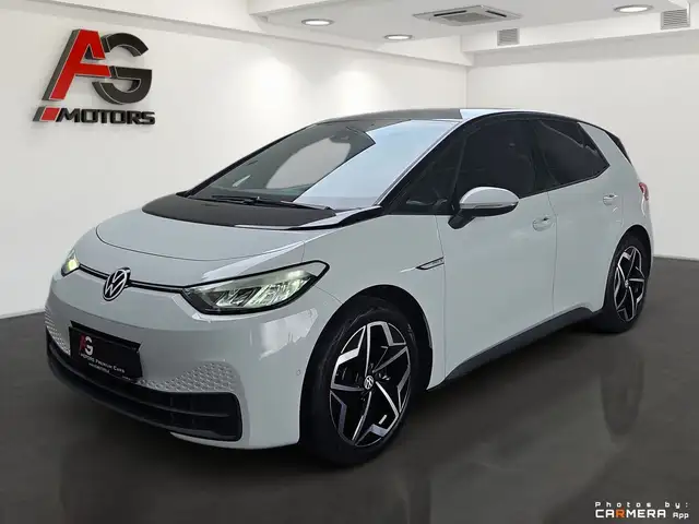 Volkswagen ID.3 view 2