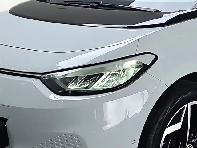 Volkswagen ID.3 view 11