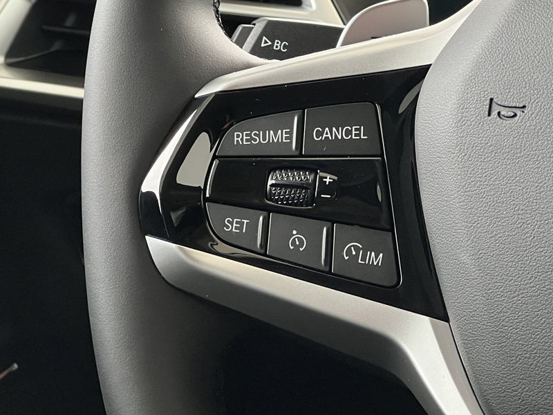 BMW 318 i NAVI LED Parkassistent Komfortzg. Tempomat — photo 11