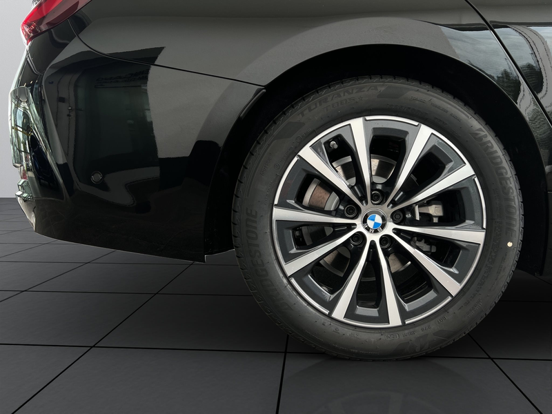 BMW 318 i NAVI LED Parkassistent Komfortzg. Tempomat — photo 5