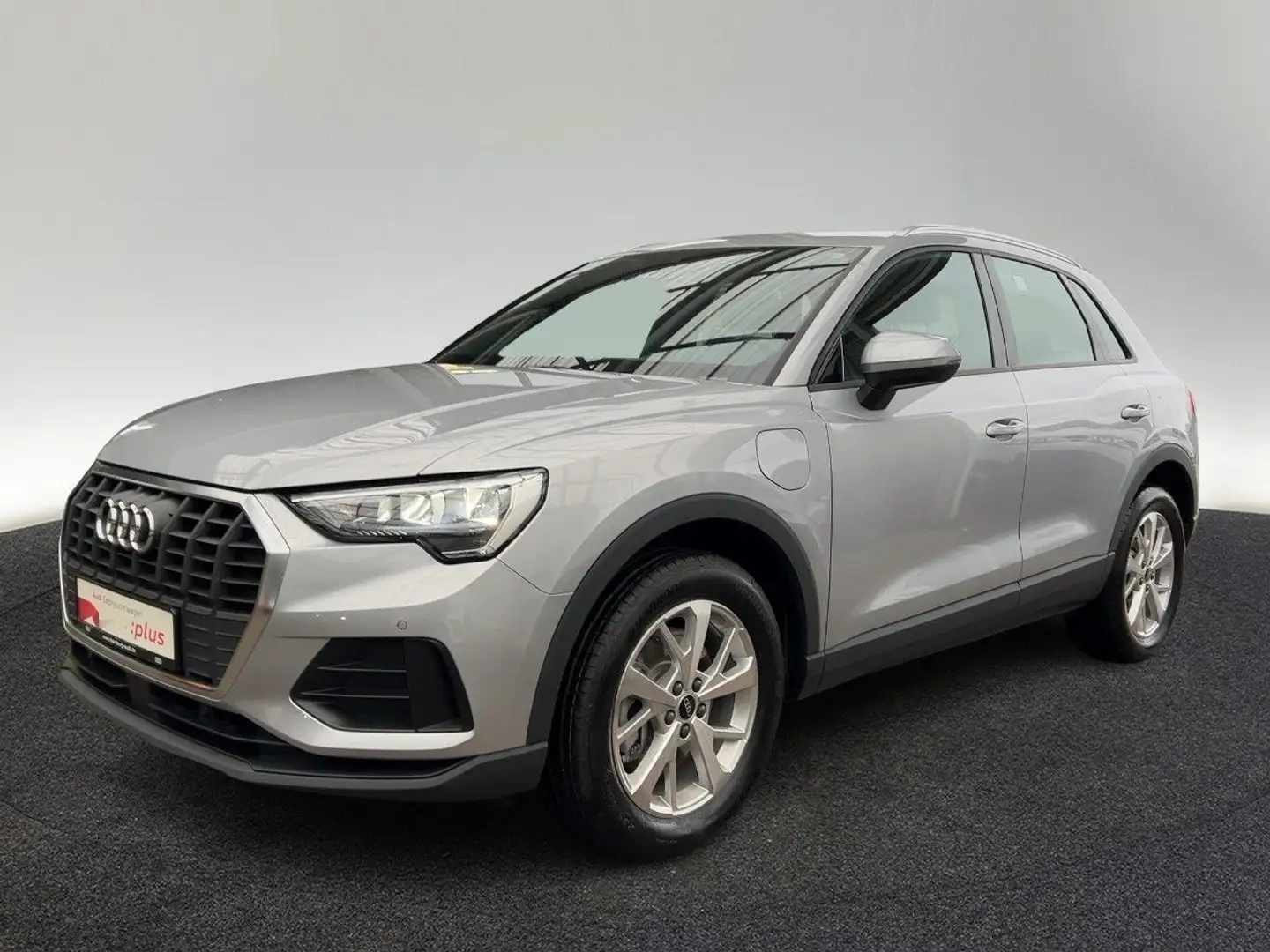 Audi Q3 45 TFSI e S tronic S line Navi AHK Kamera Argent - 2
