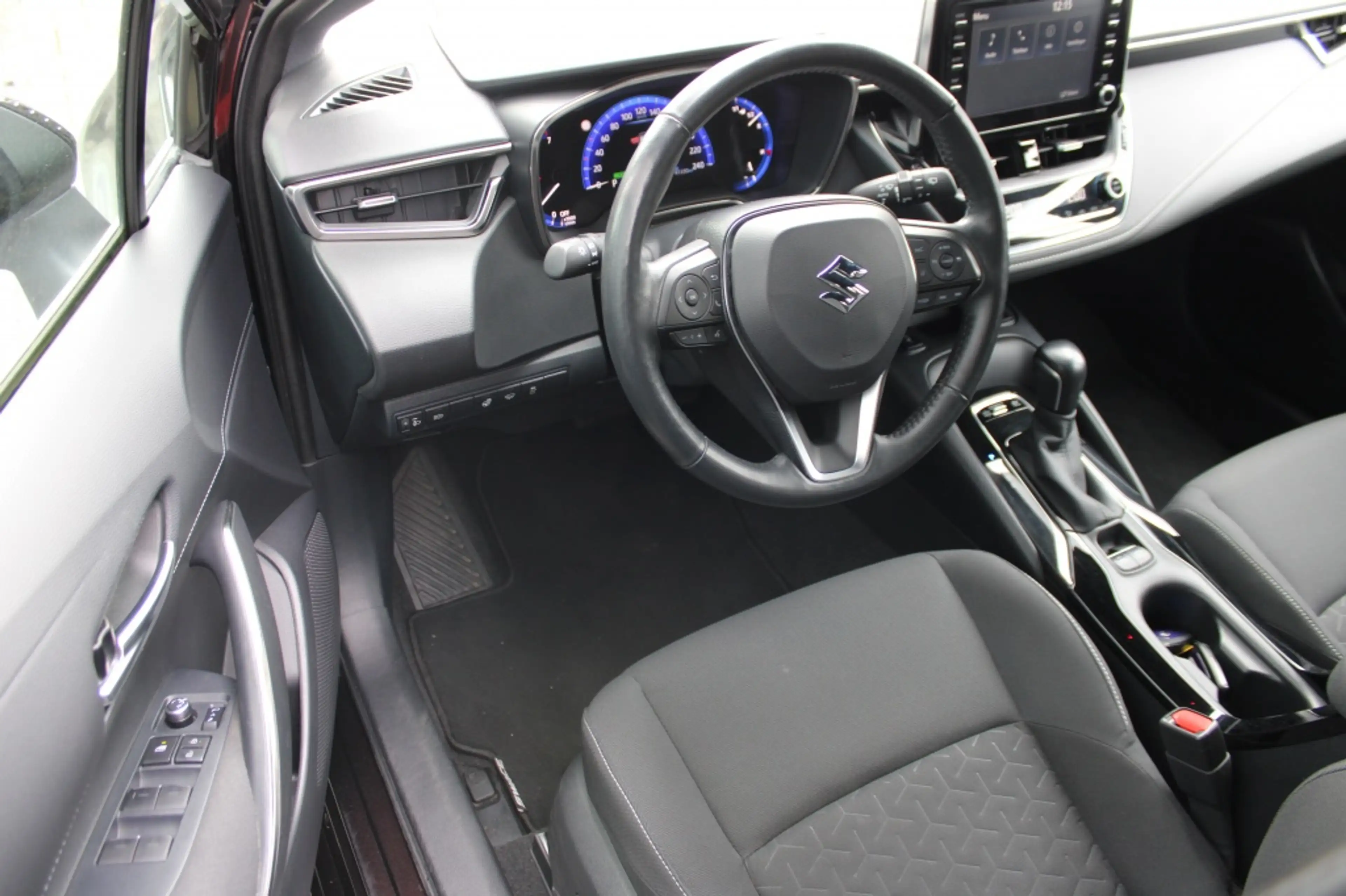 Suzuki Swace 1.8 Full Hybrid Select Automaat | CarPlay | Adapti — photo 2