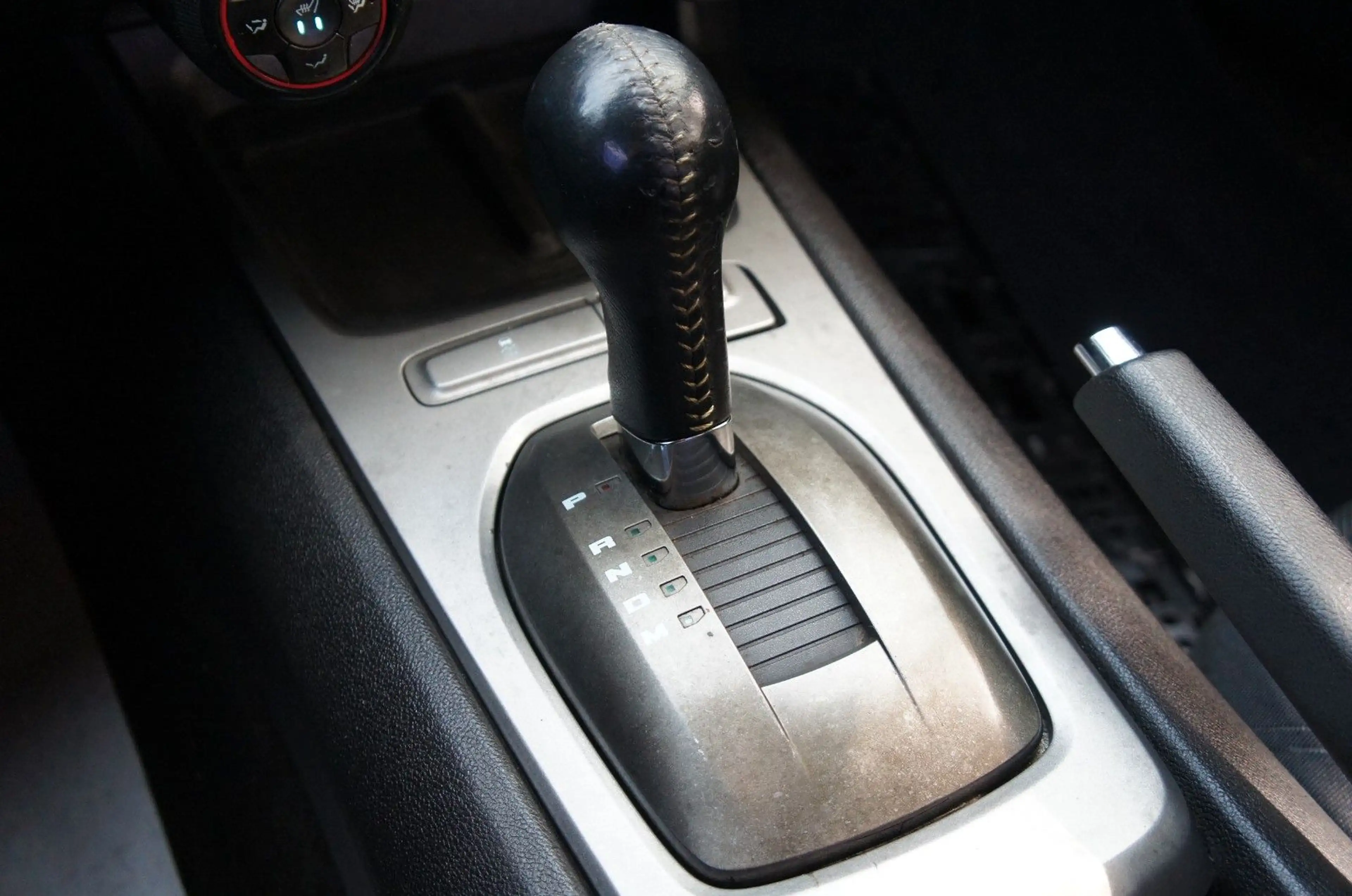 Chevrolet Camaro 3.6 V6 Bumble Bee umbau HUD Sitzheiz. — photo 13