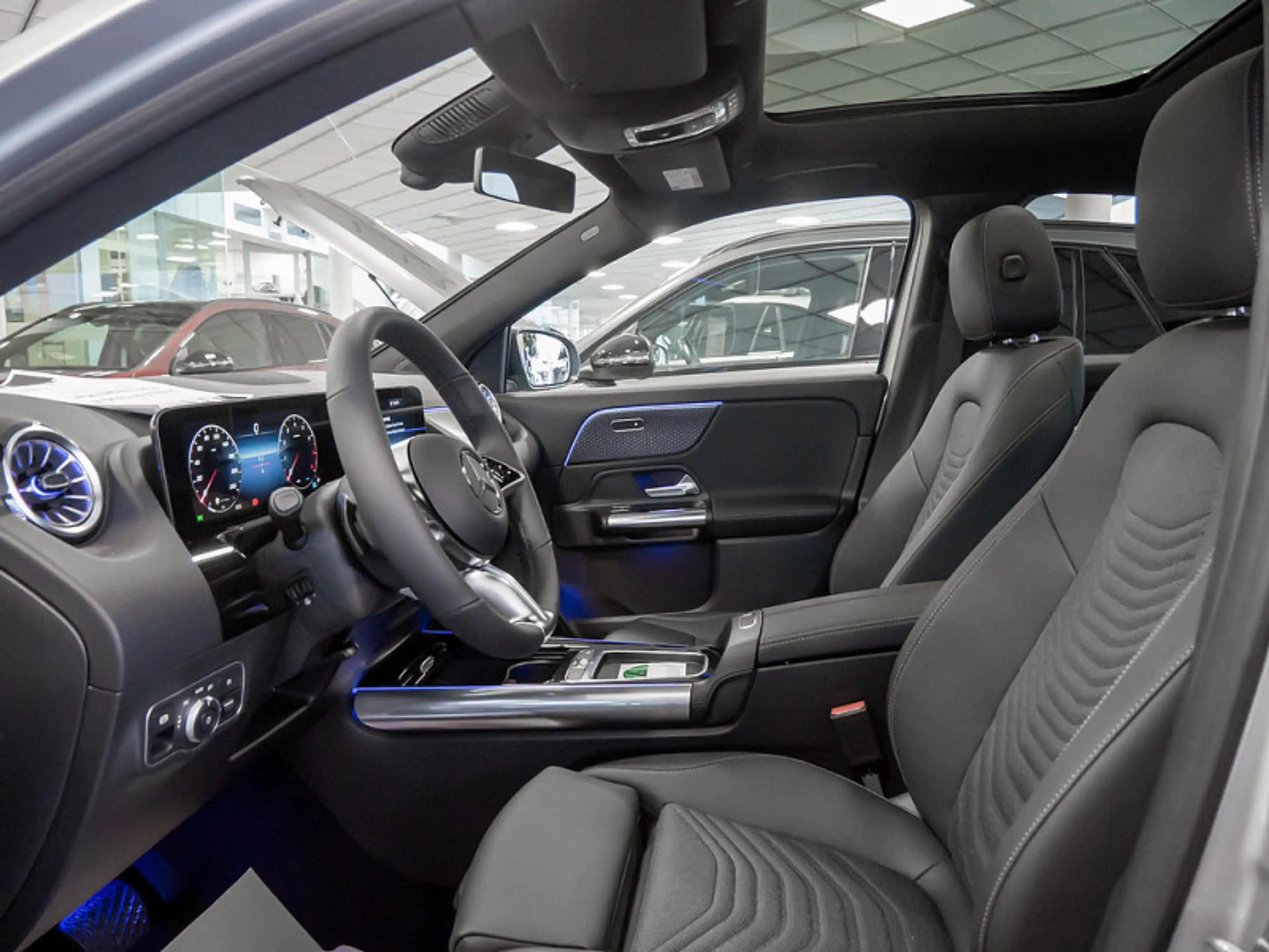 Mercedes-Benz GLA 200 NIGHT PROGRESSIVE MULTI 360 AHK DISTR — photo 14
