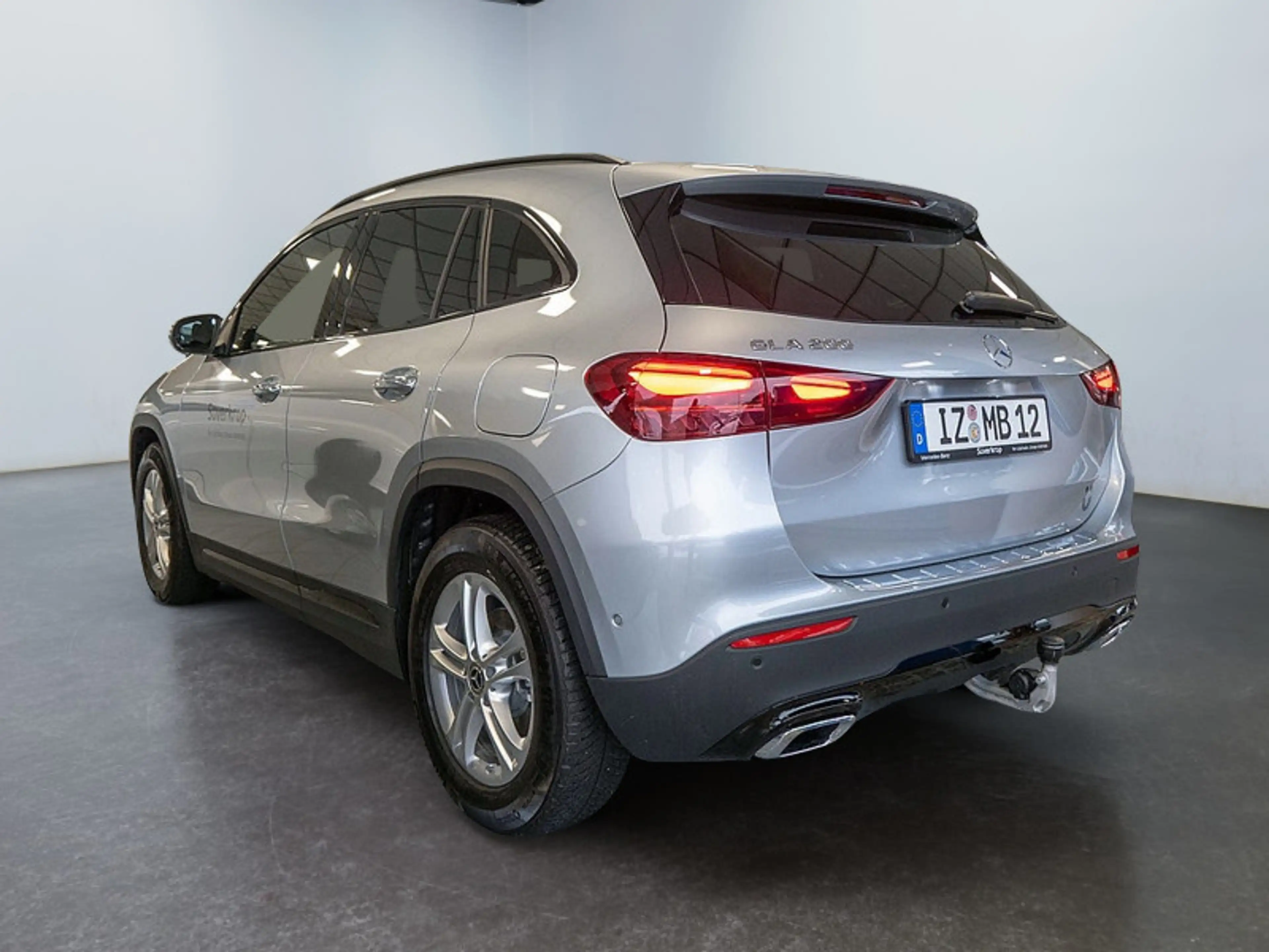 Mercedes-Benz GLA 200 NIGHT PROGRESSIVE MULTI 360 AHK DISTR — photo 3