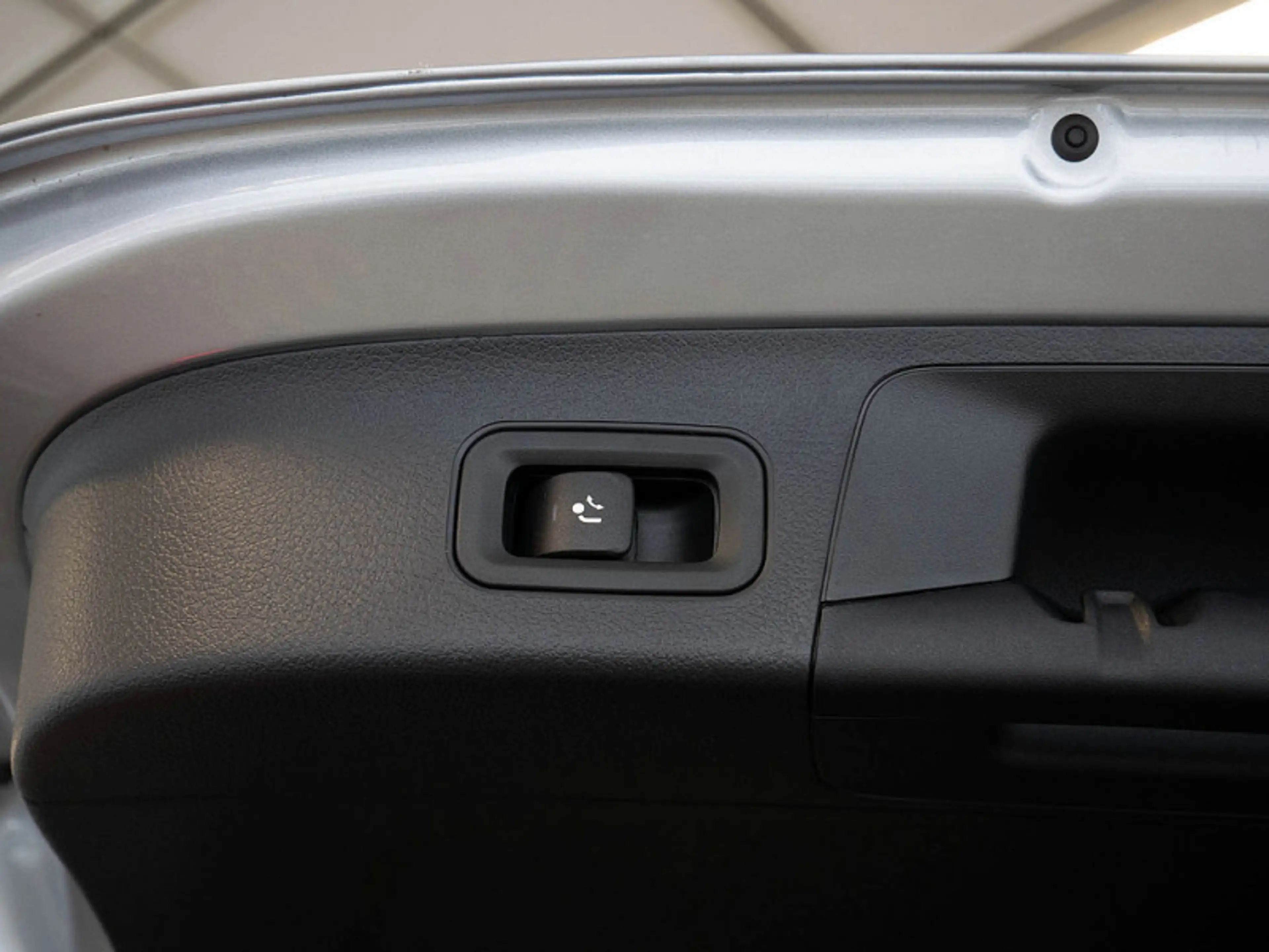 Mercedes-Benz GLA 200 NIGHT PROGRESSIVE MULTI 360 AHK DISTR — photo 12