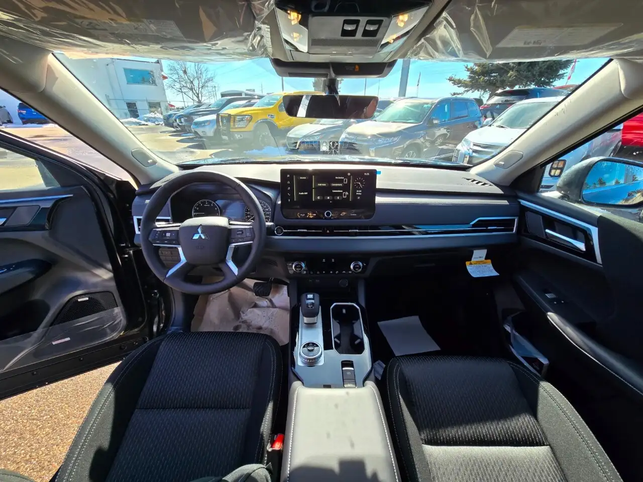 Mitsubishi Outlander снимка Mitsubishi Outlander