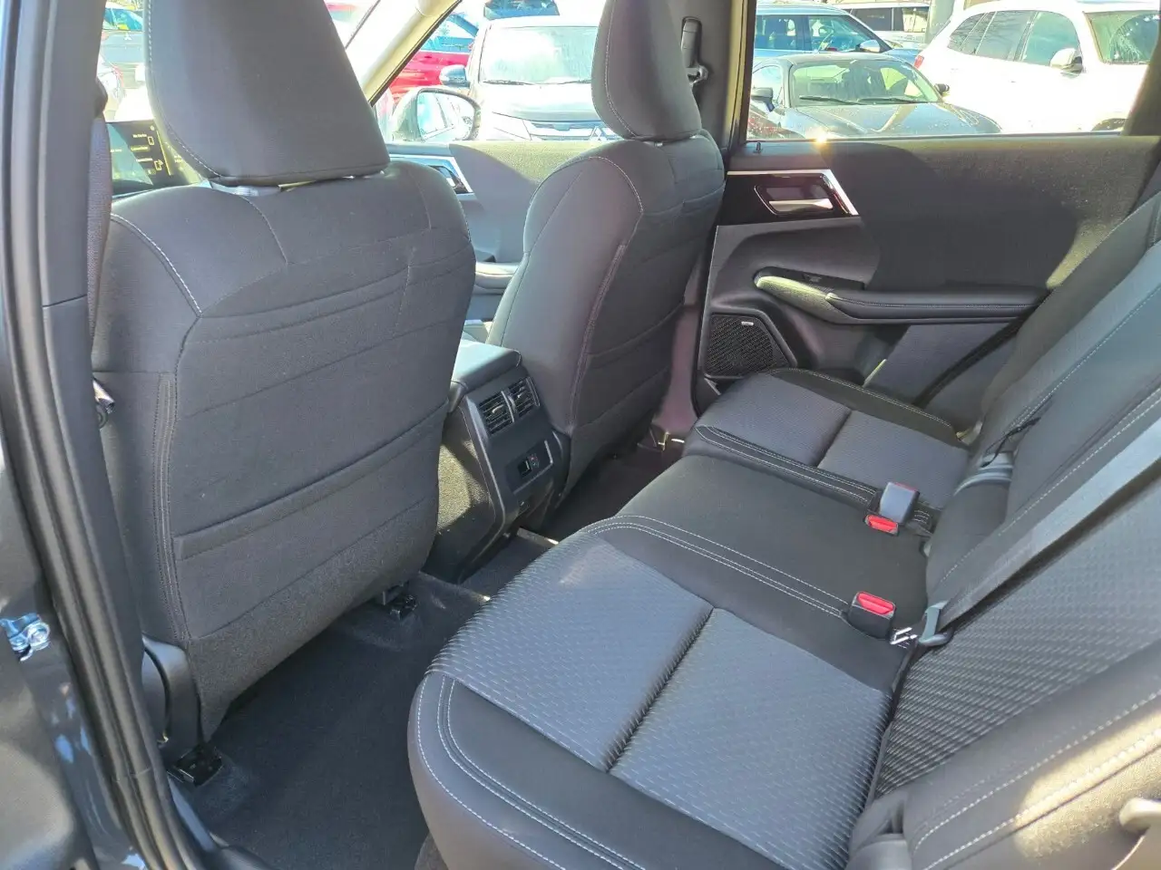 Mitsubishi Outlander снимка Mitsubishi Outlander