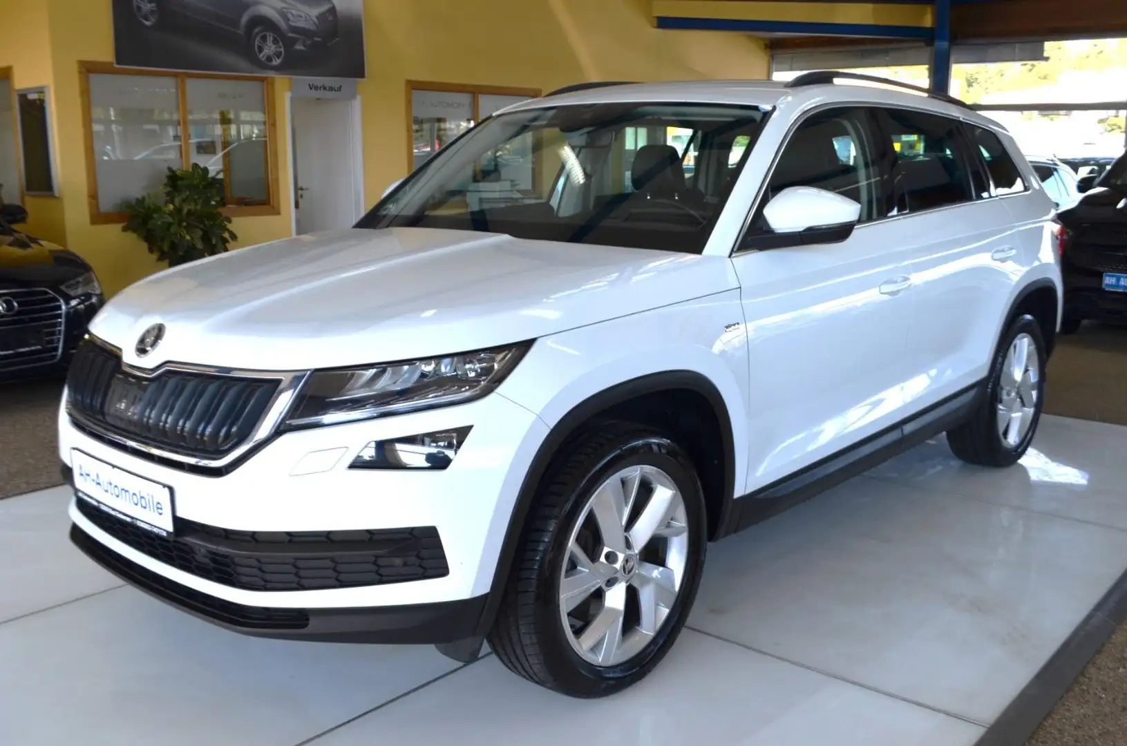 Skoda Kodiaq Soleil 4x4 XENON / NAVI / R-KAM / PDC Weiß - 1