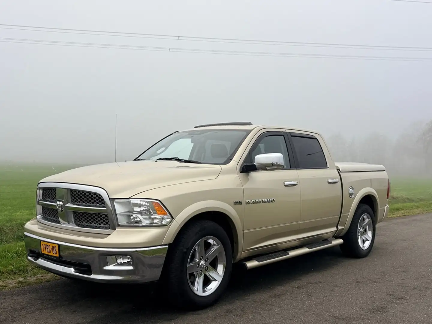 Dodge RAM 5.7 V8 CrewCab Laramie LPG, **Marge**, Full option Beige - 2
