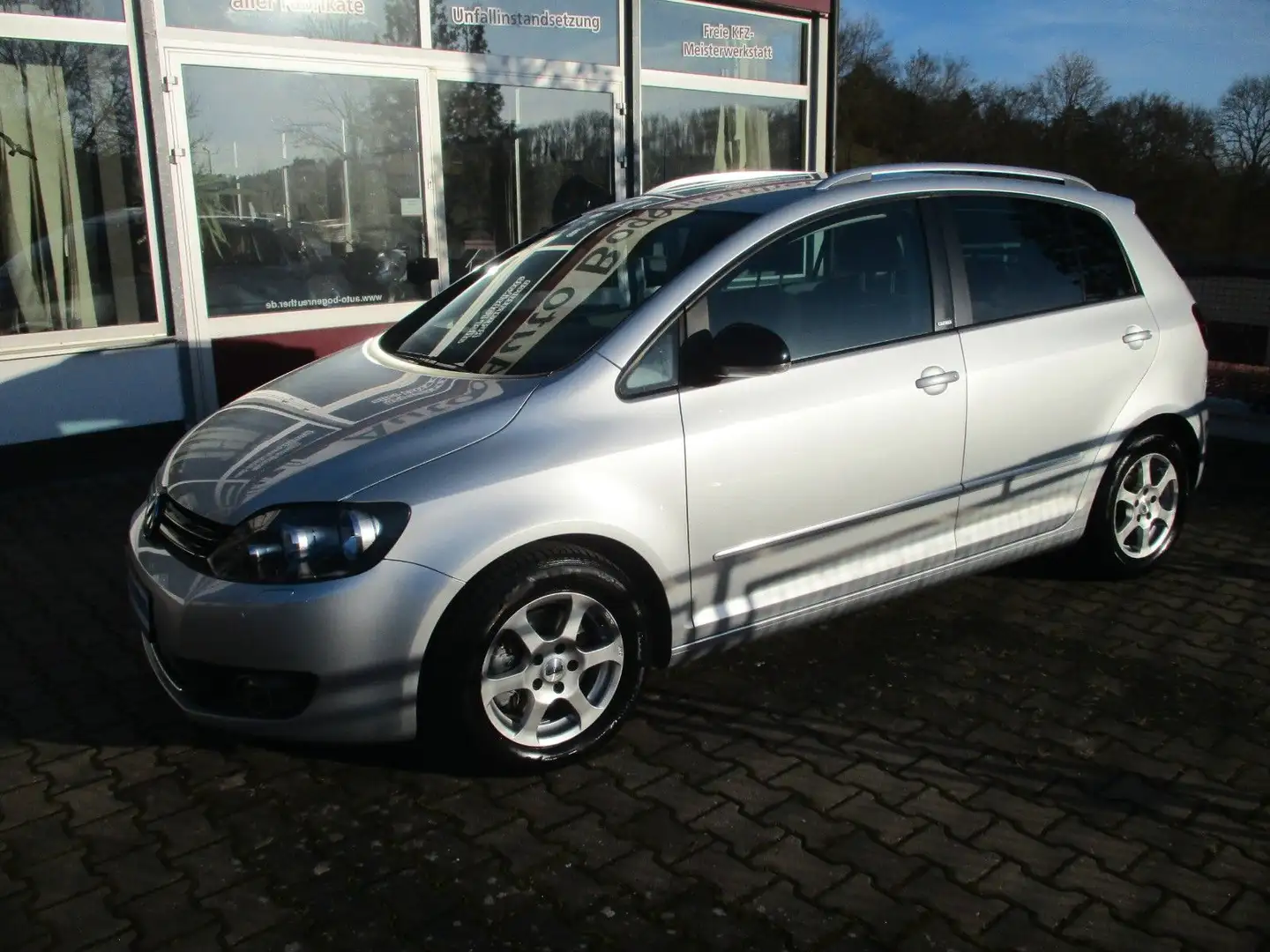 Volkswagen Golf Plus VI STYLE+Sitzheiz.+Einparkhilfe+gepfle Silber - 1