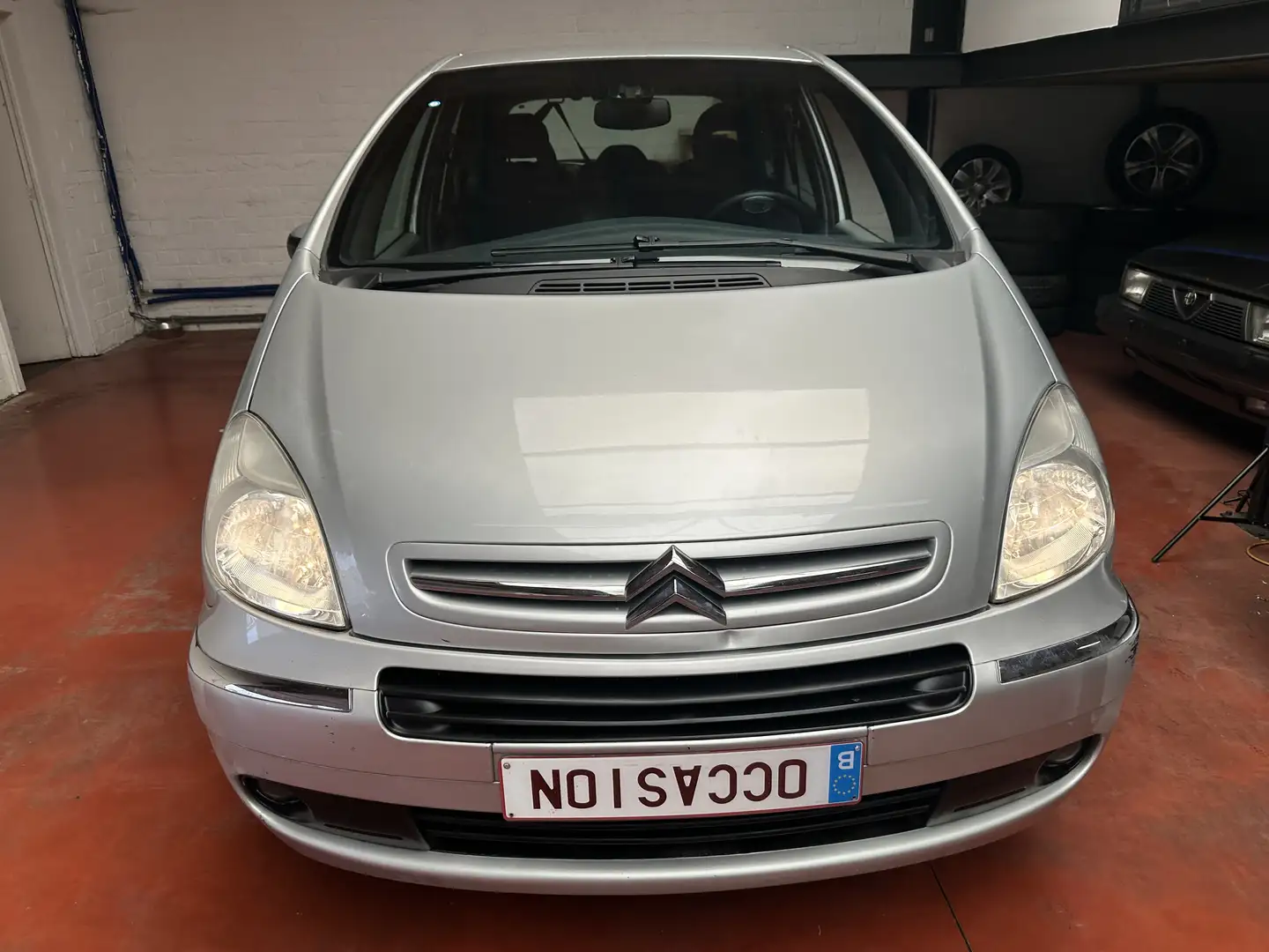 Citroen Xsara Picasso 1.6i SX / 1er PROP / AIRCO Grau - 2