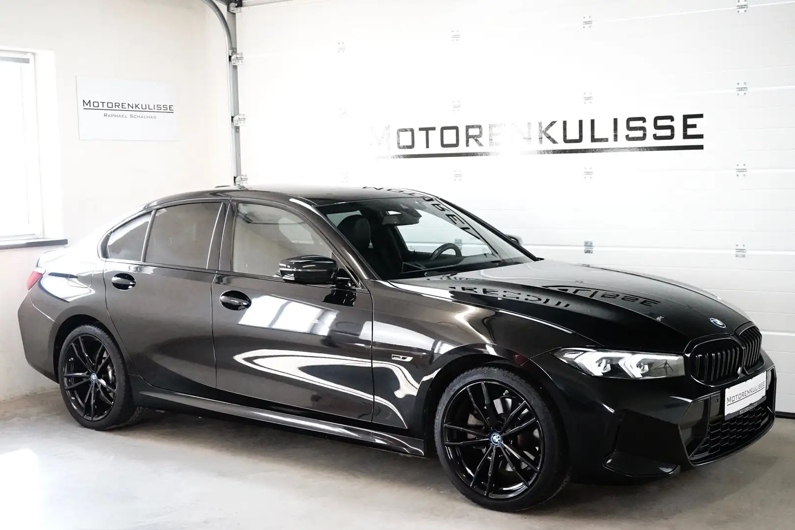 BMW 320 e M-Sport Aut. - Widescreen - LC+ - 19" Schwarz - 1