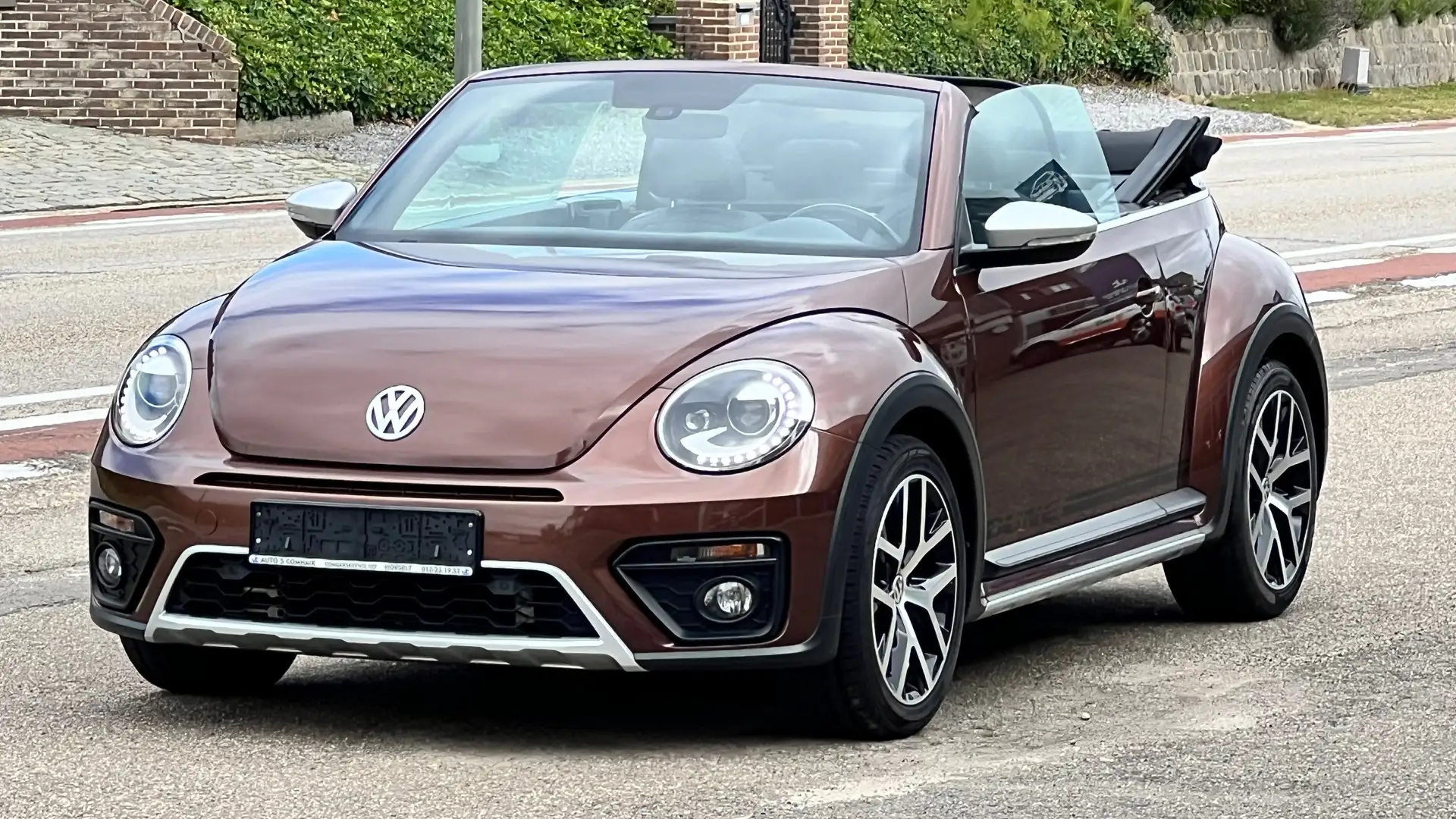 Volkswagen Beetle Beetle Cabriolet 1.4 TSI DSG automaat Dune uitv Brun - 1