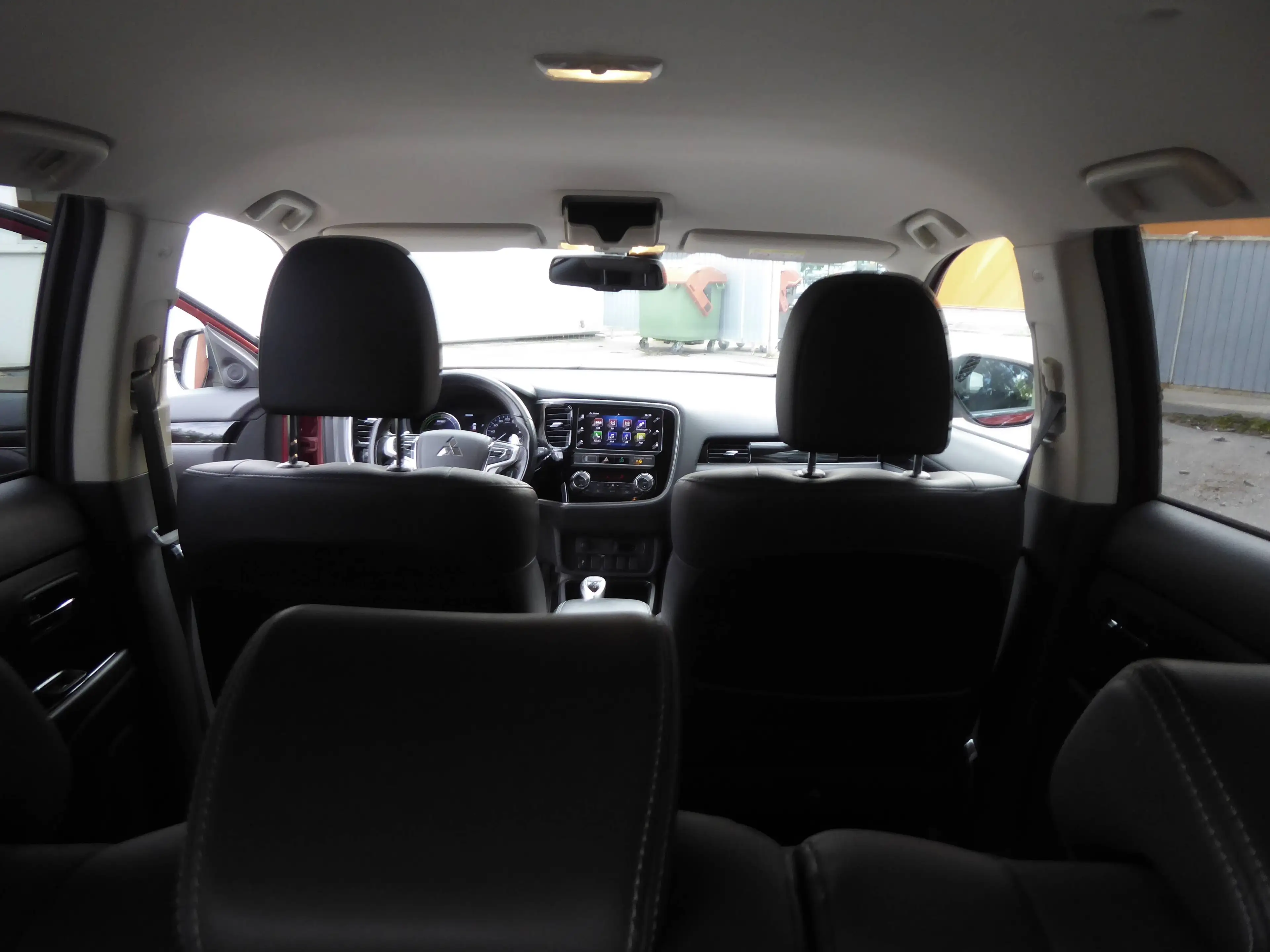 Mitsubishi Outlander PHEV Basis 4WD — photo 15