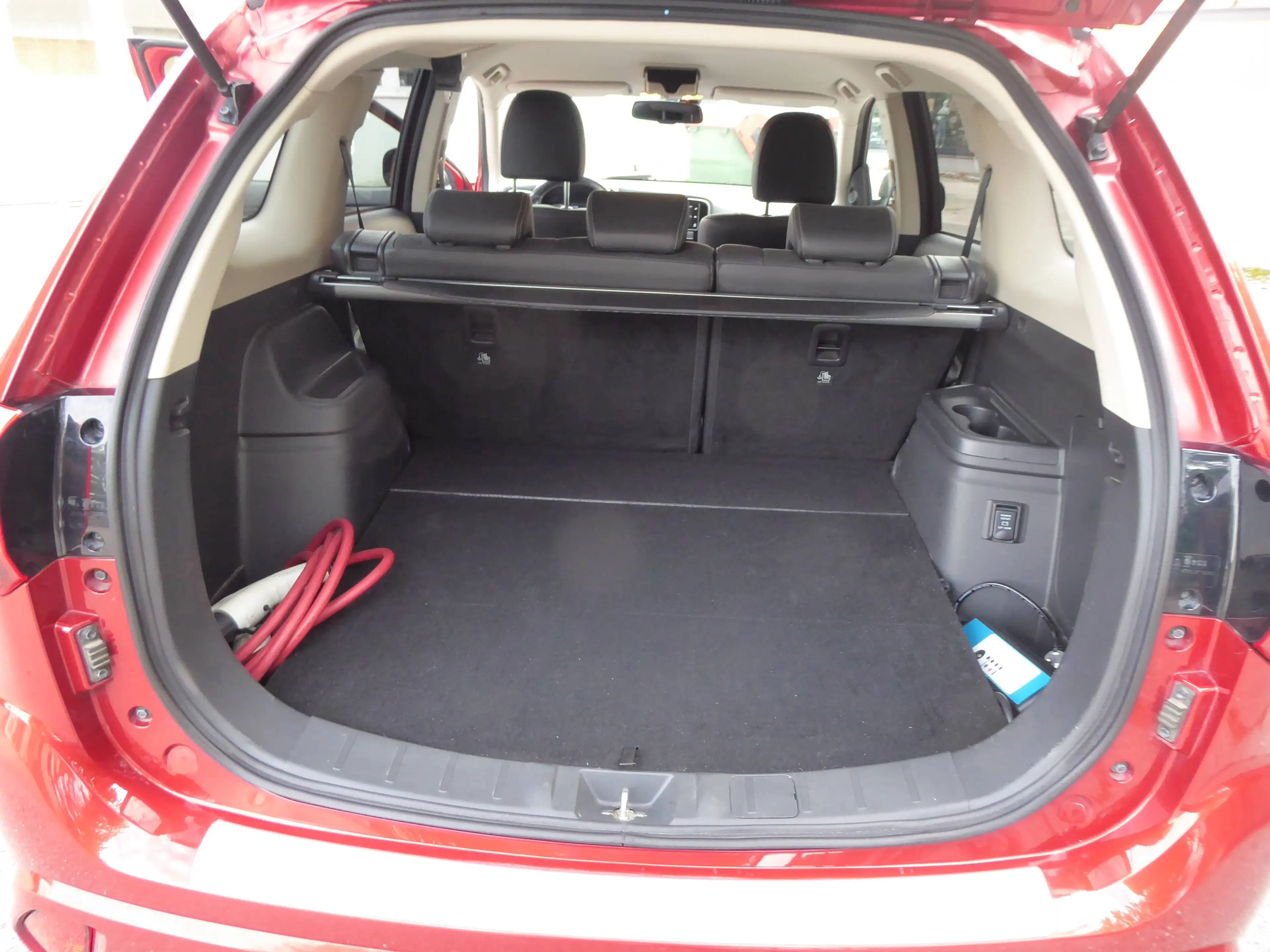 Mitsubishi Outlander PHEV Basis 4WD — photo 14