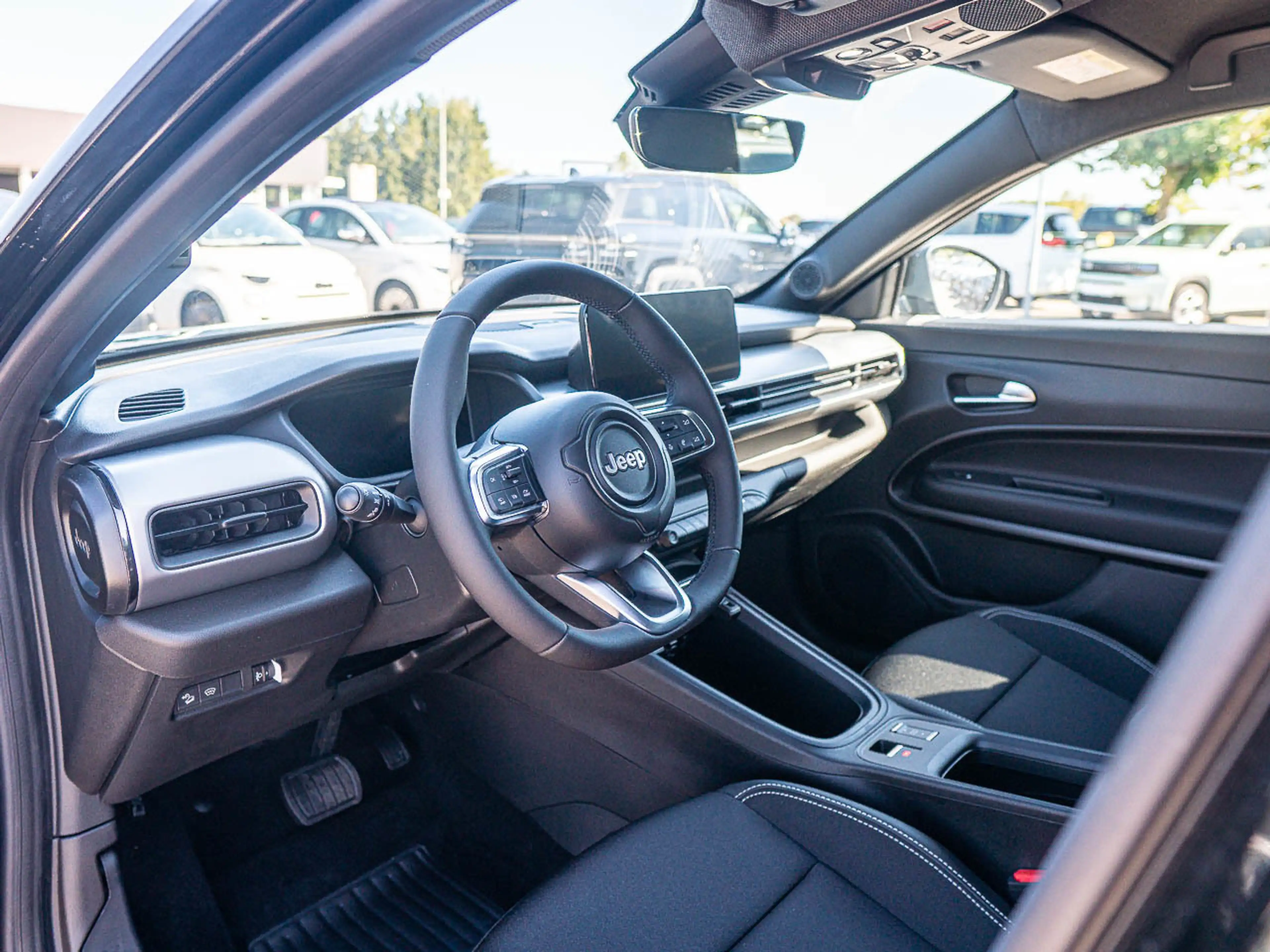 Jeep Avenger Hybrid Altitude — photo 10