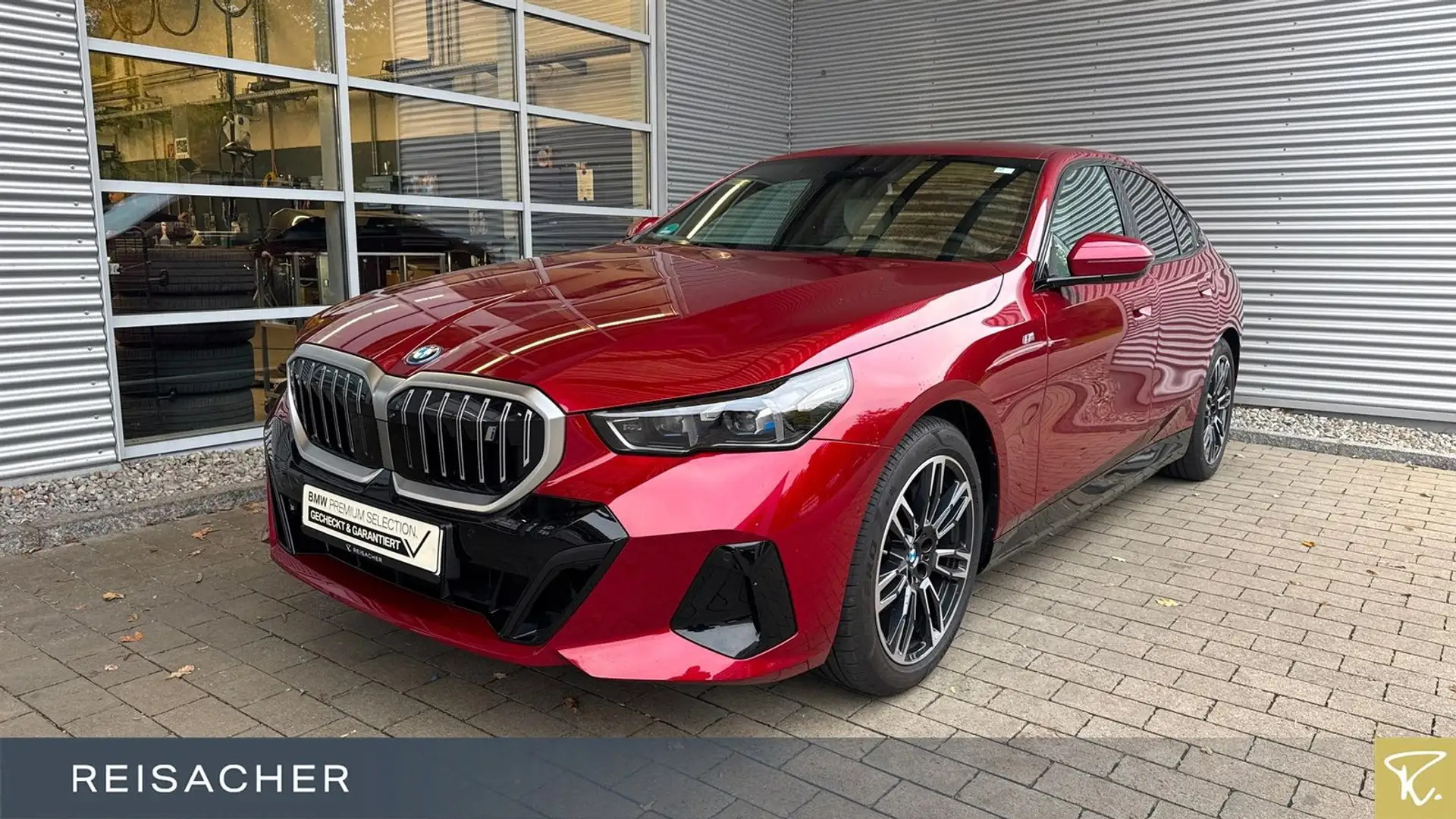 BMW i5 eDrive40 M-Sport HUD AHK 360° ACC 19"LM Rot - 1