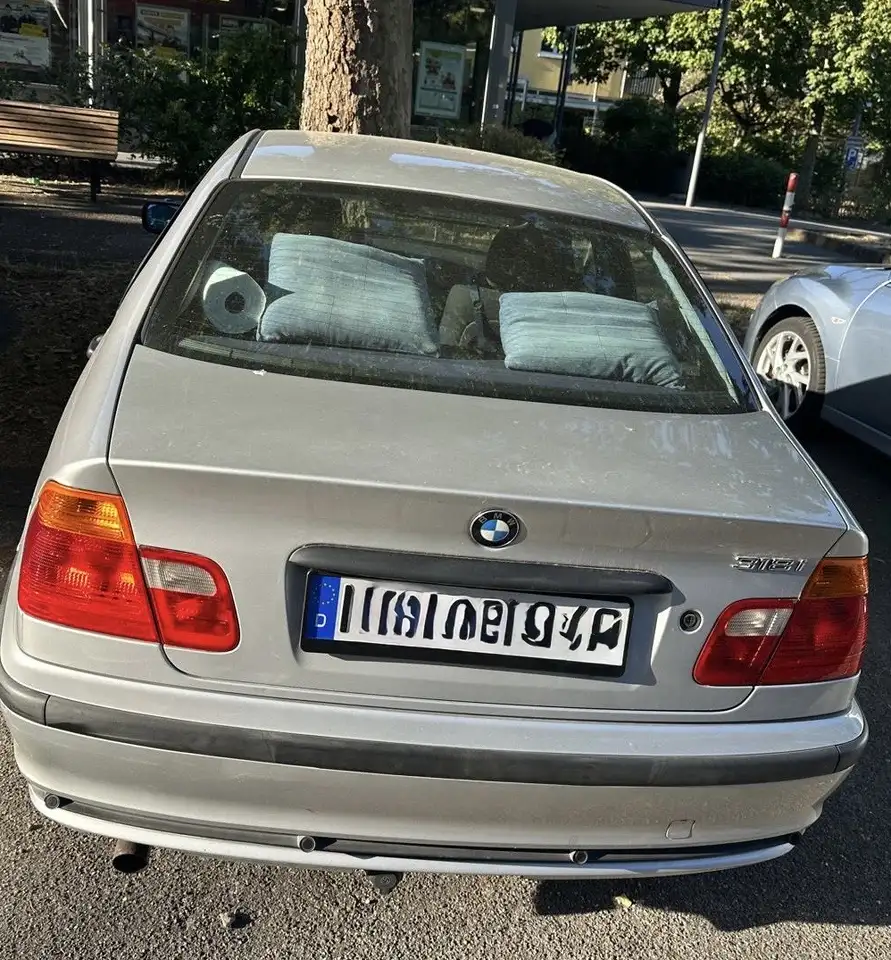 BMW 318i, foto 1