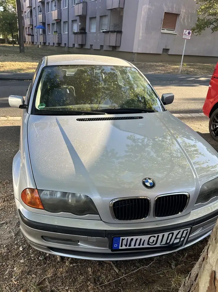 BMW 318i, foto 10
