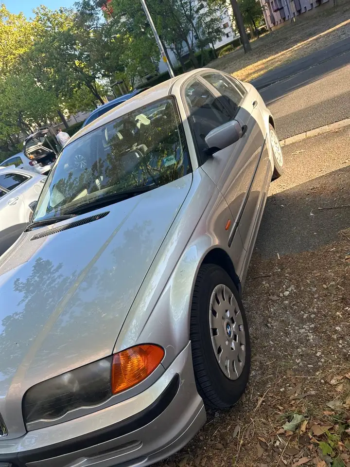 BMW 318i, foto 3